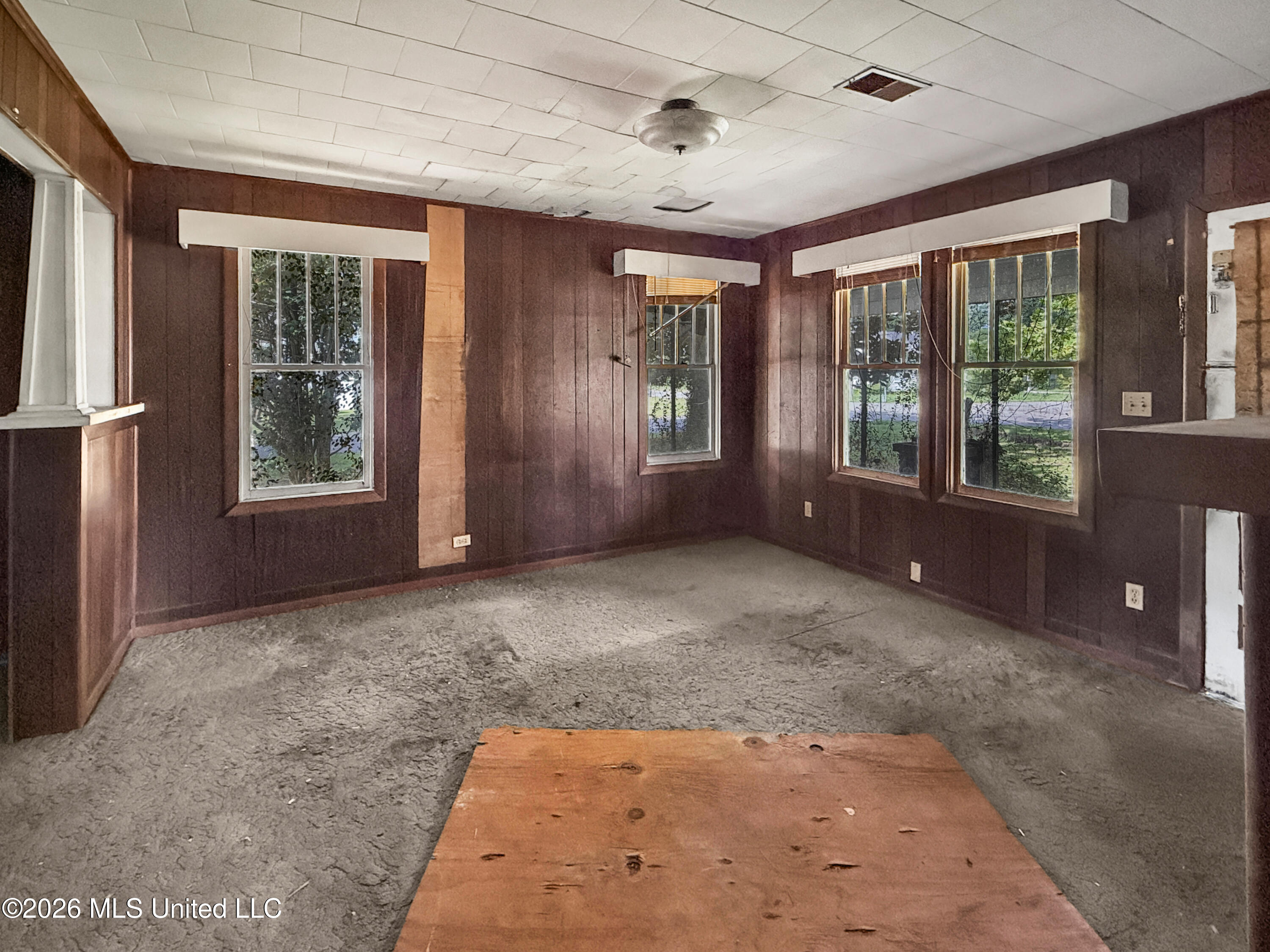 500 Pine Street Property Photo 6