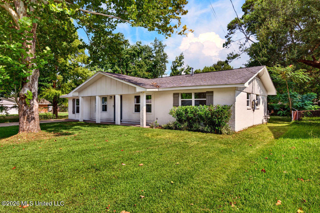 2154 Floyd Drive Property Photo 3