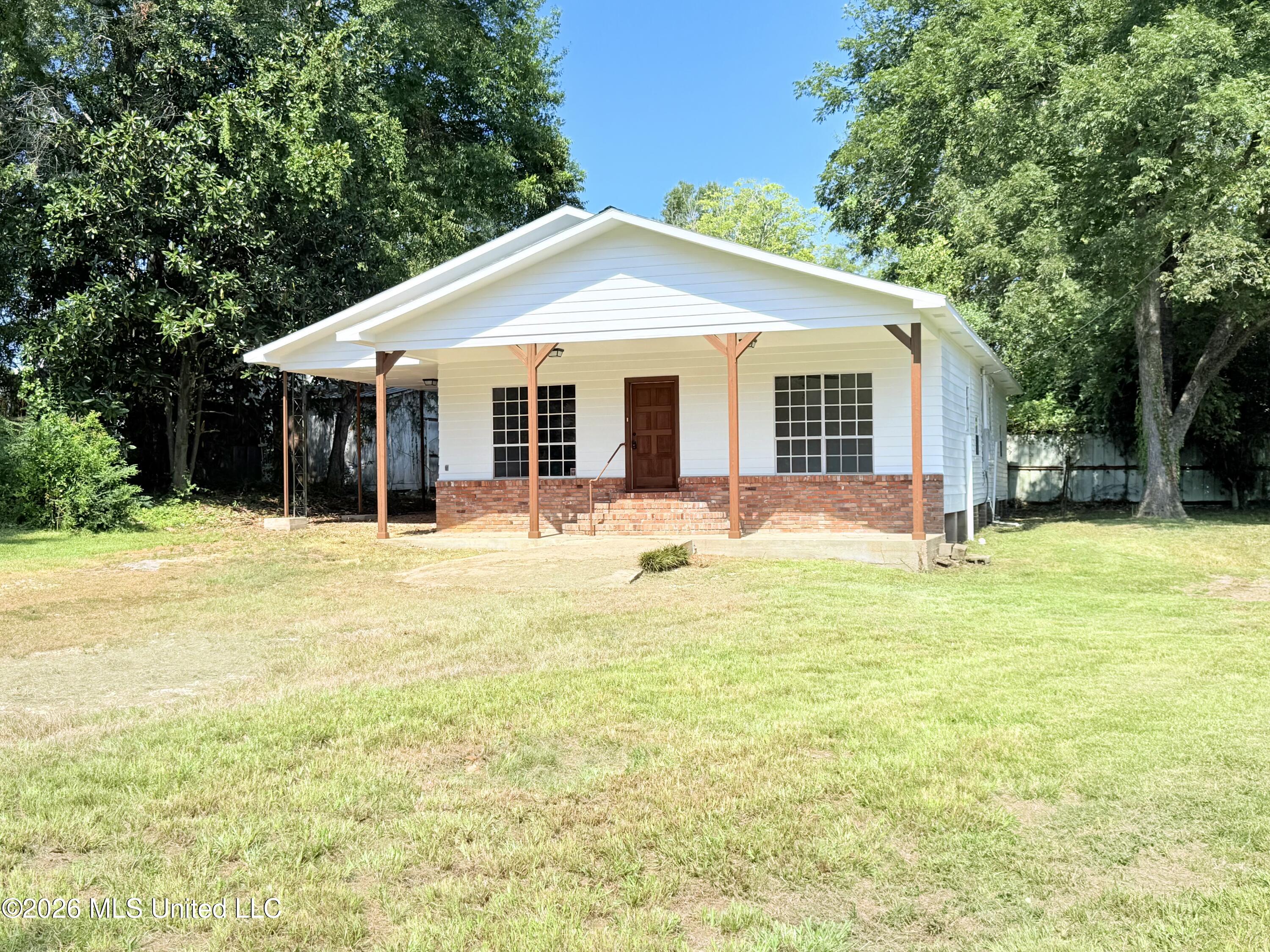 1091 2nd Street Property Photo 1
