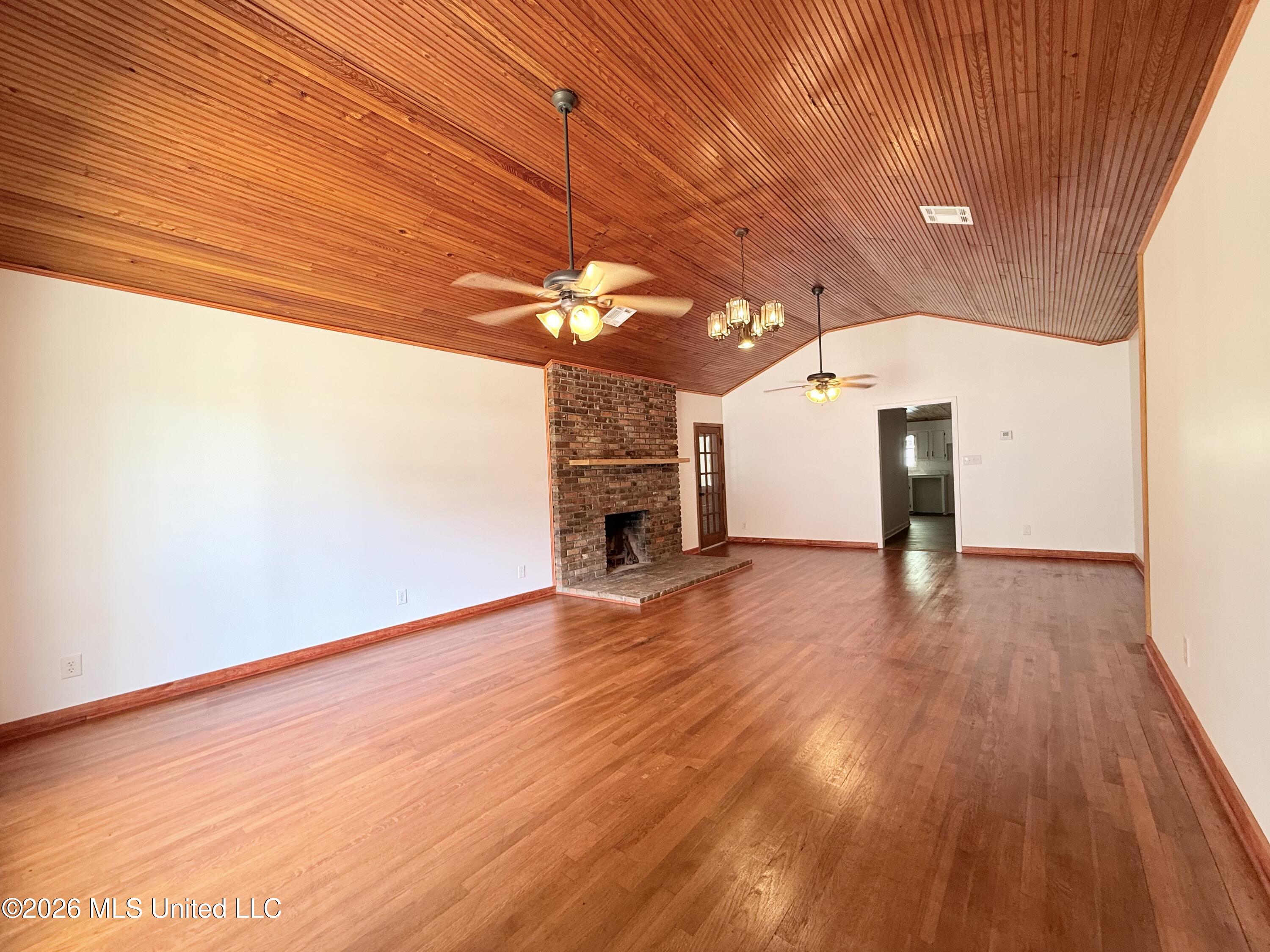 1091 2nd Street Property Photo 2