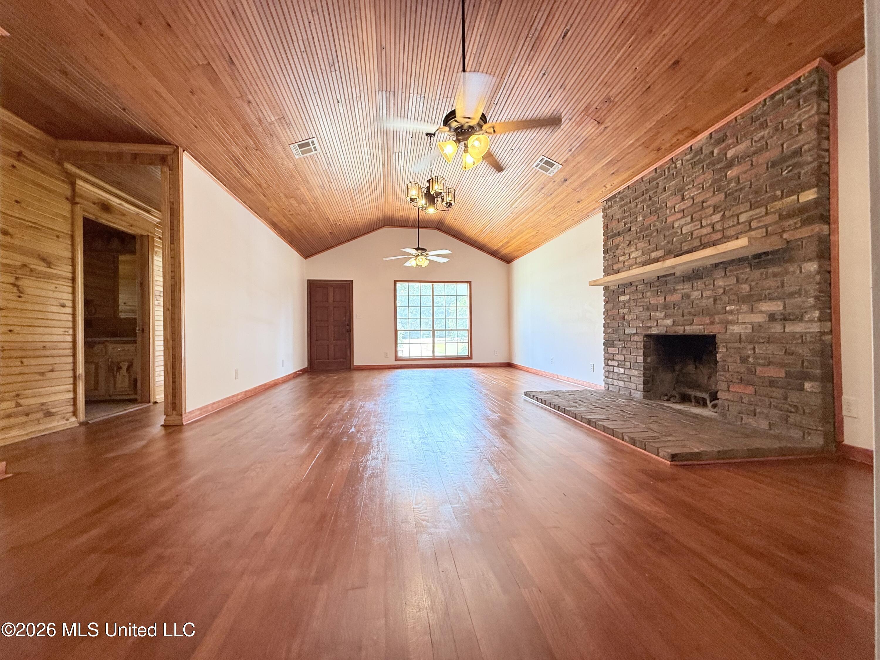 1091 2nd Street Property Photo 6
