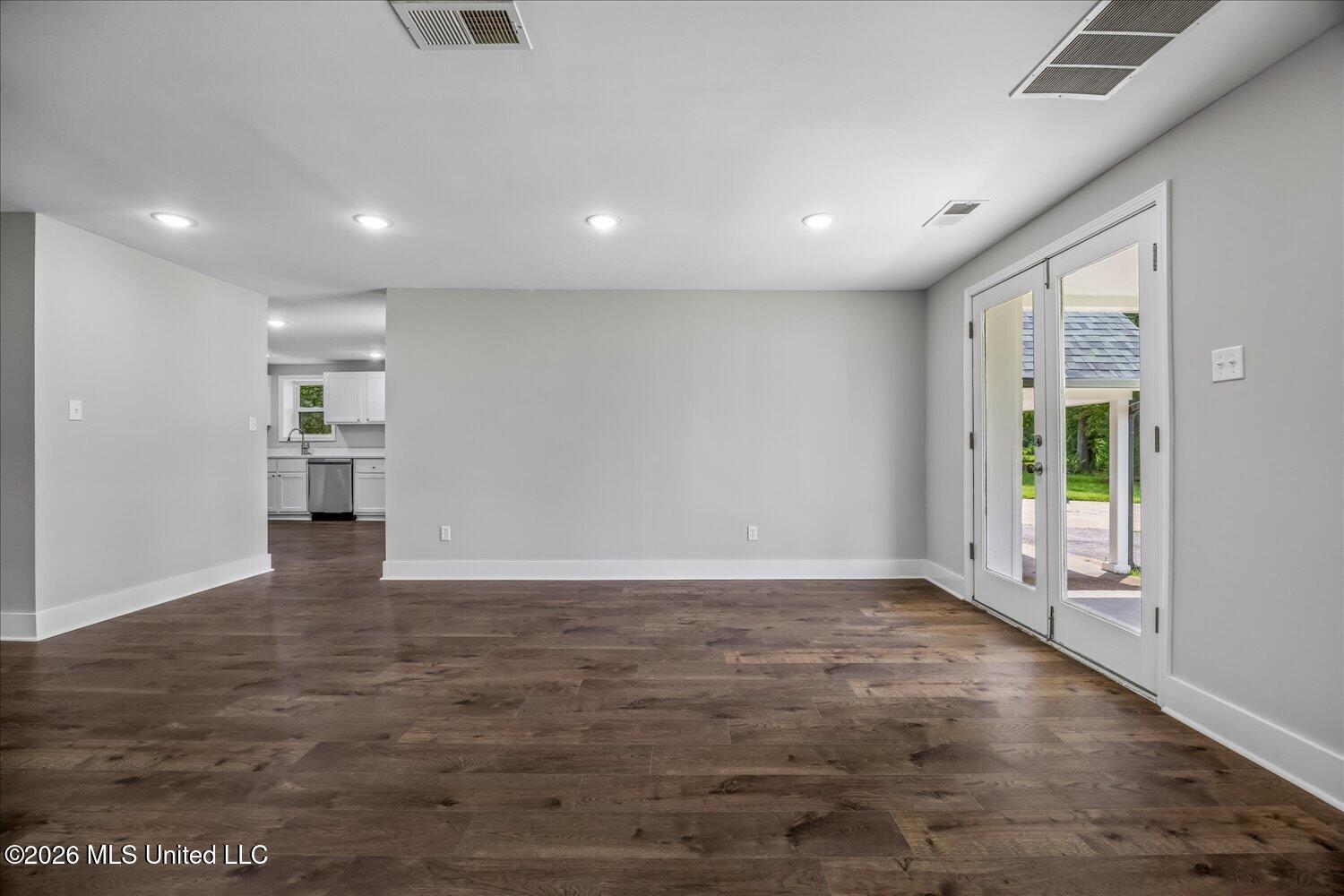 4673 Douglas Drive Property Photo 12