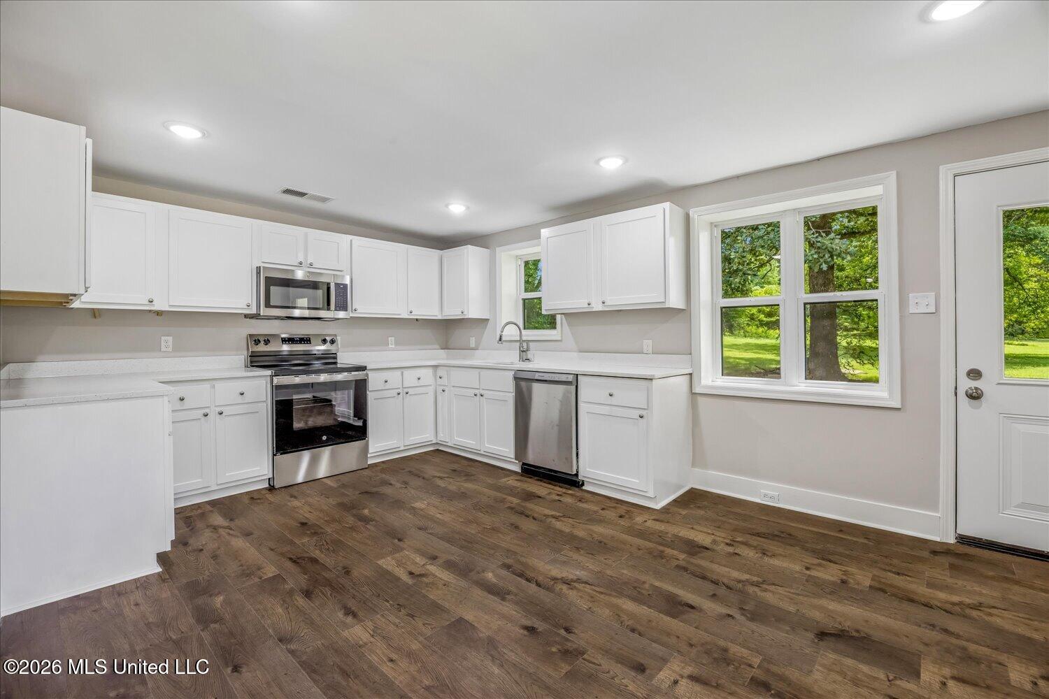 4673 Douglas Drive Property Photo 14