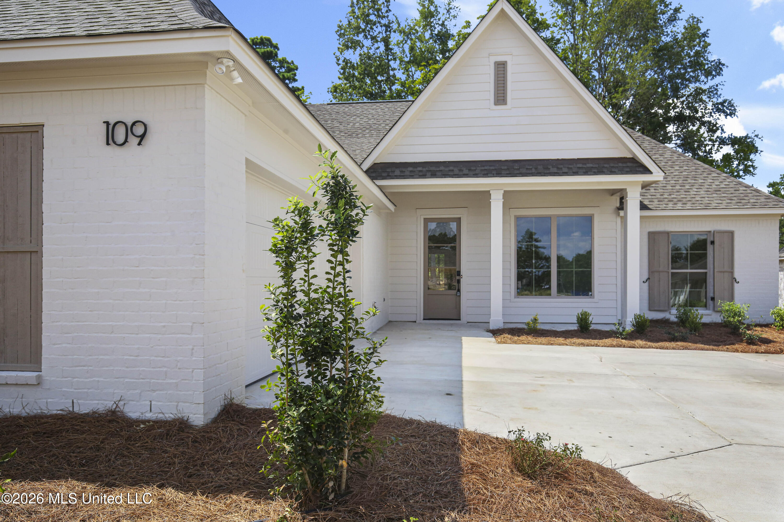 109 Millbridge Drive Property Photo 2