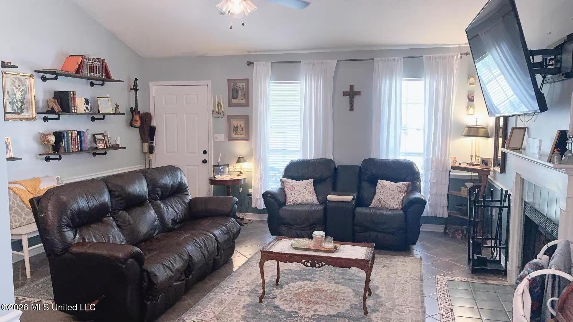 9534 Laa La Way Property Photo 2
