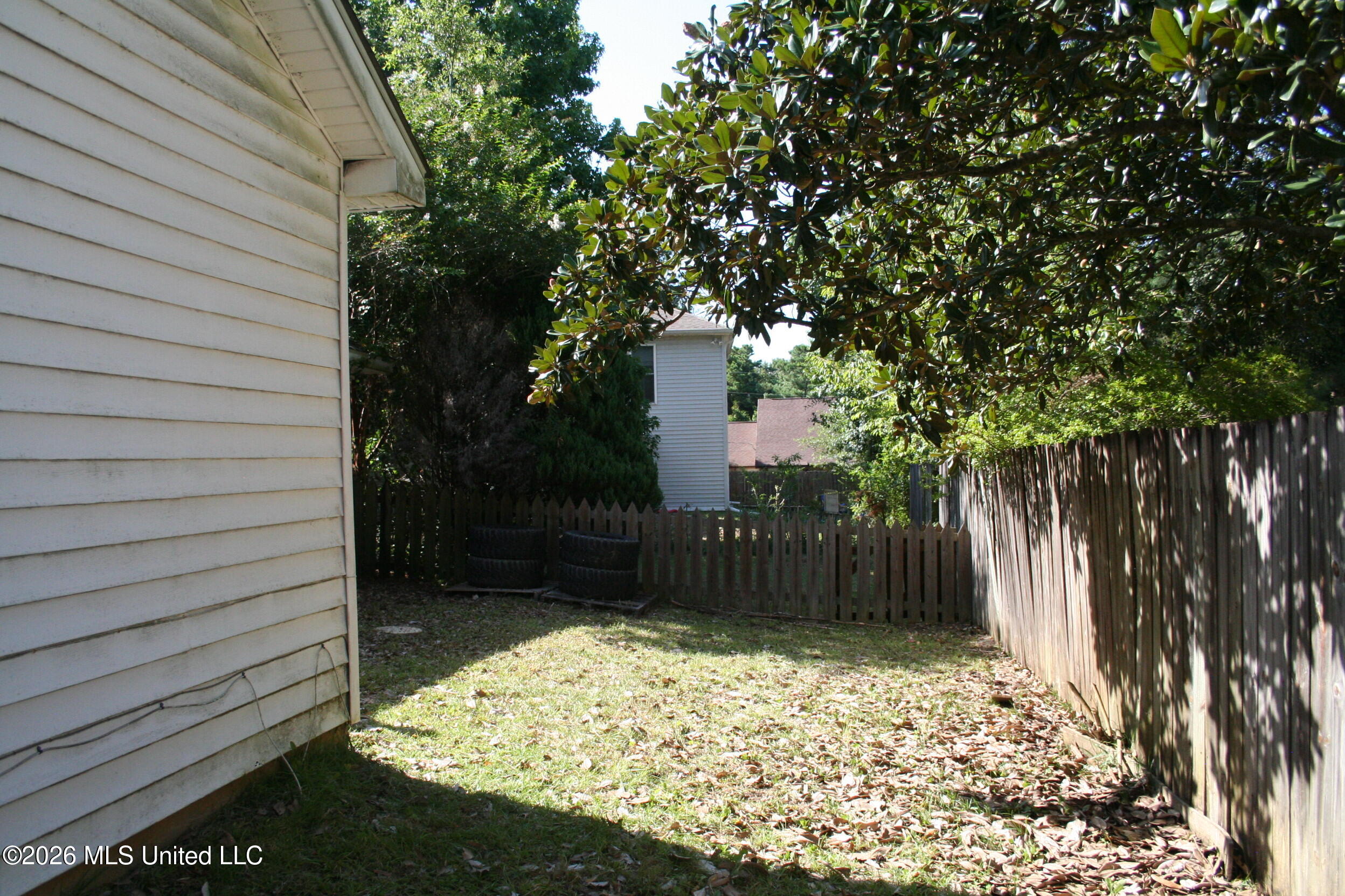 9534 Laa La Way Property Photo 16