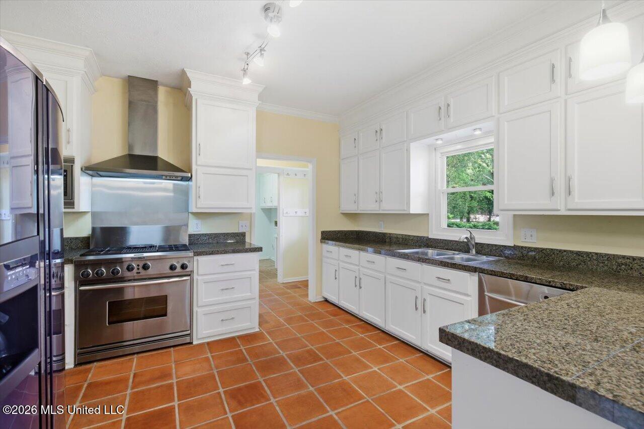 15 S Crownpointe Drive Property Photo 8