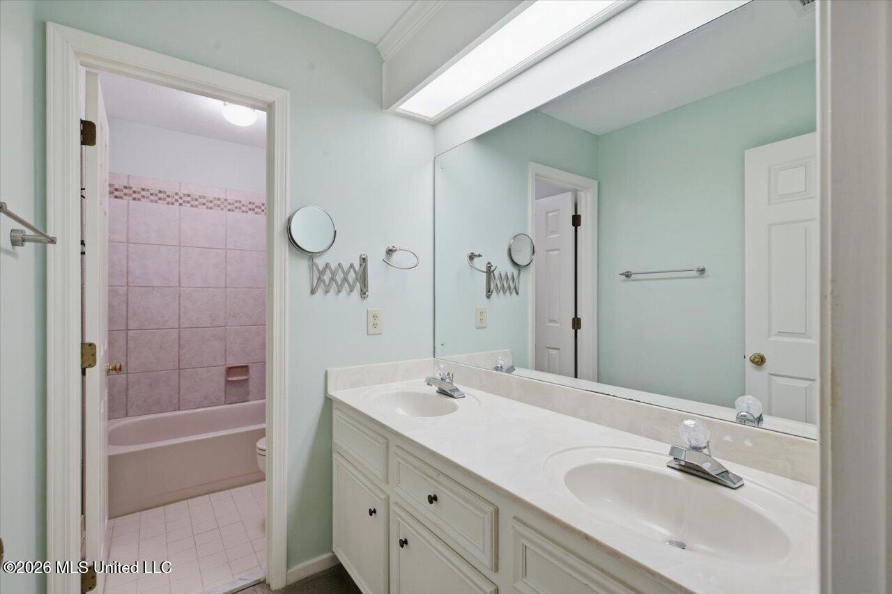 15 S Crownpointe Drive Property Photo 24