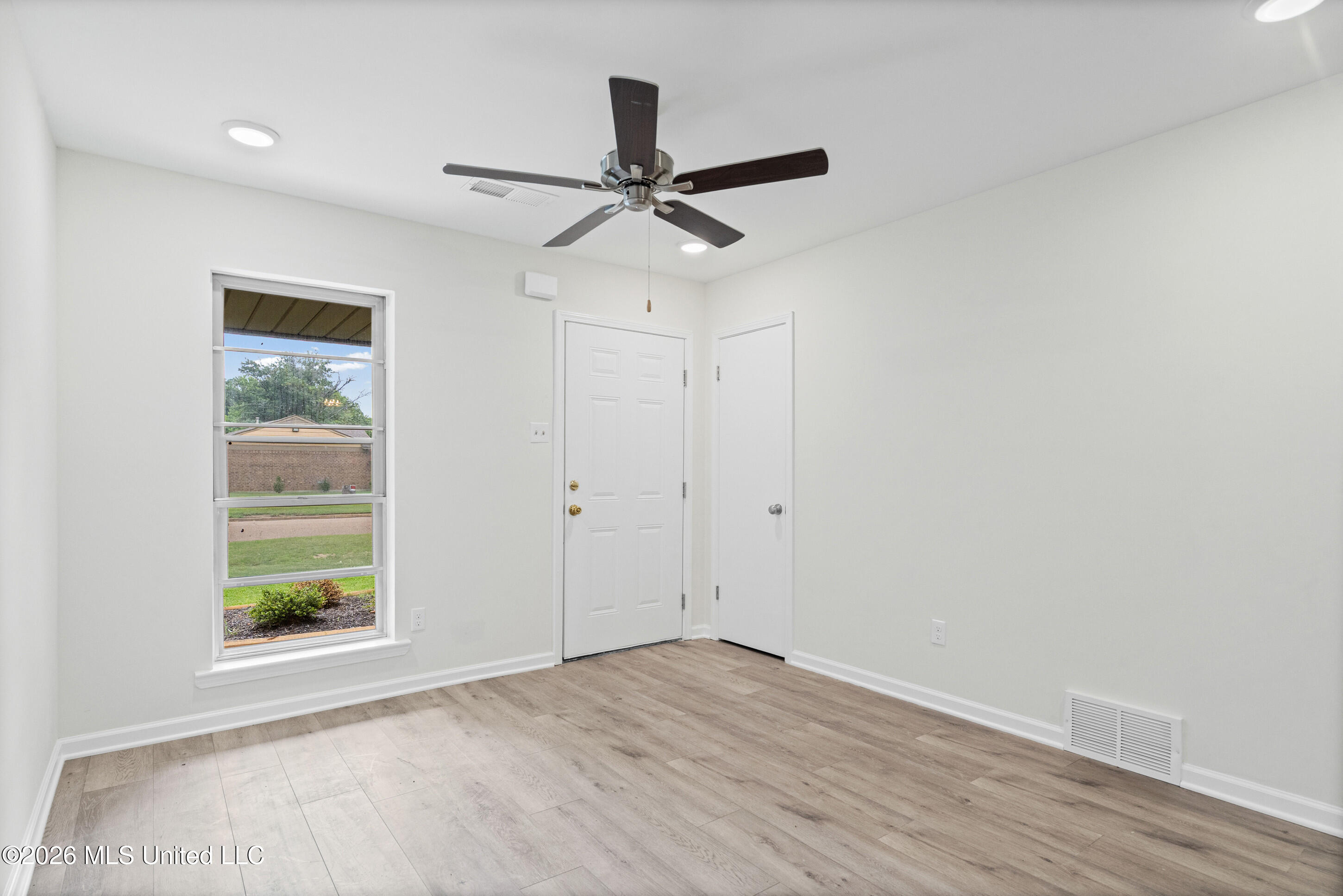 2793 Ashbriar Drive Property Photo 4