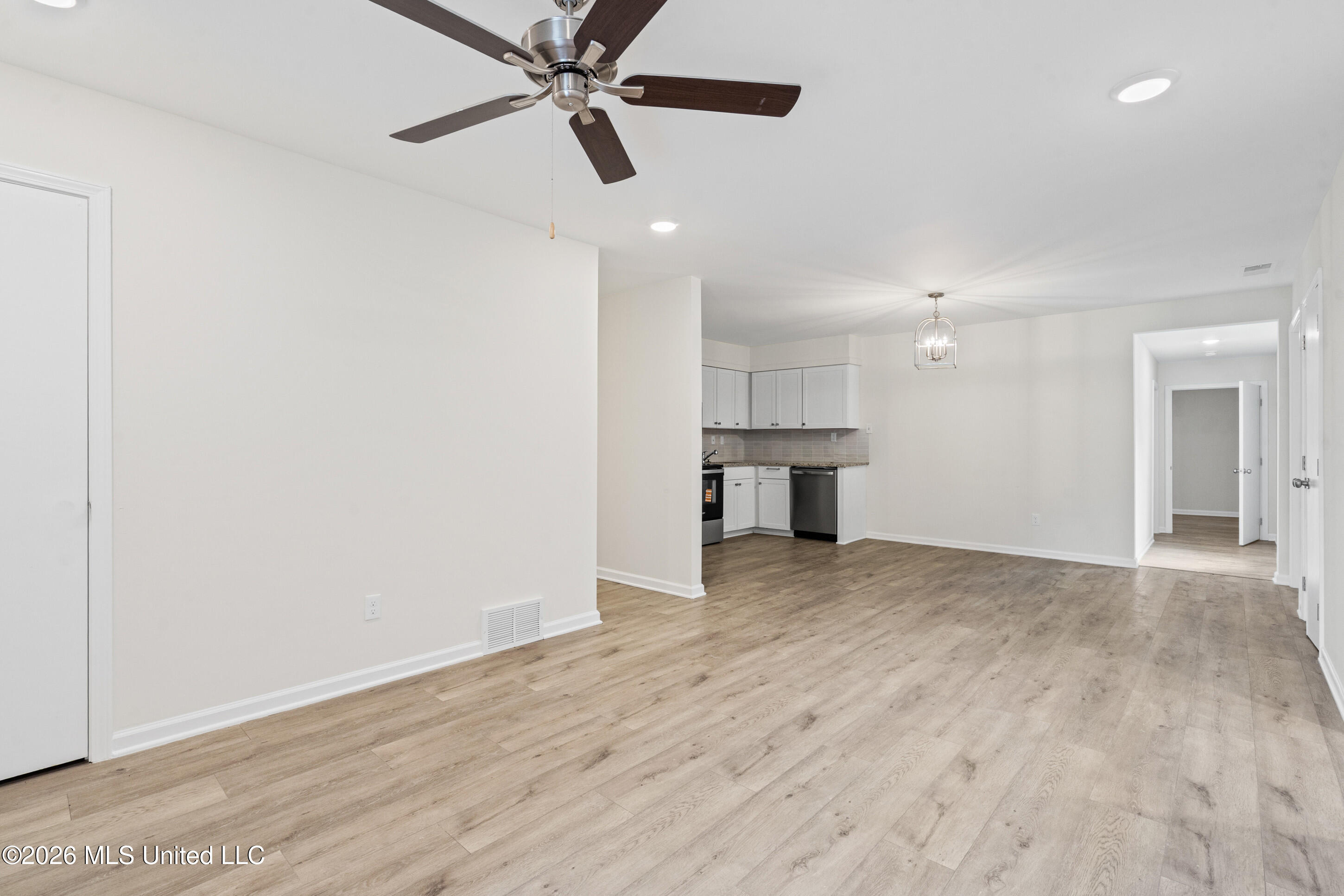 2793 Ashbriar Drive Property Photo 6