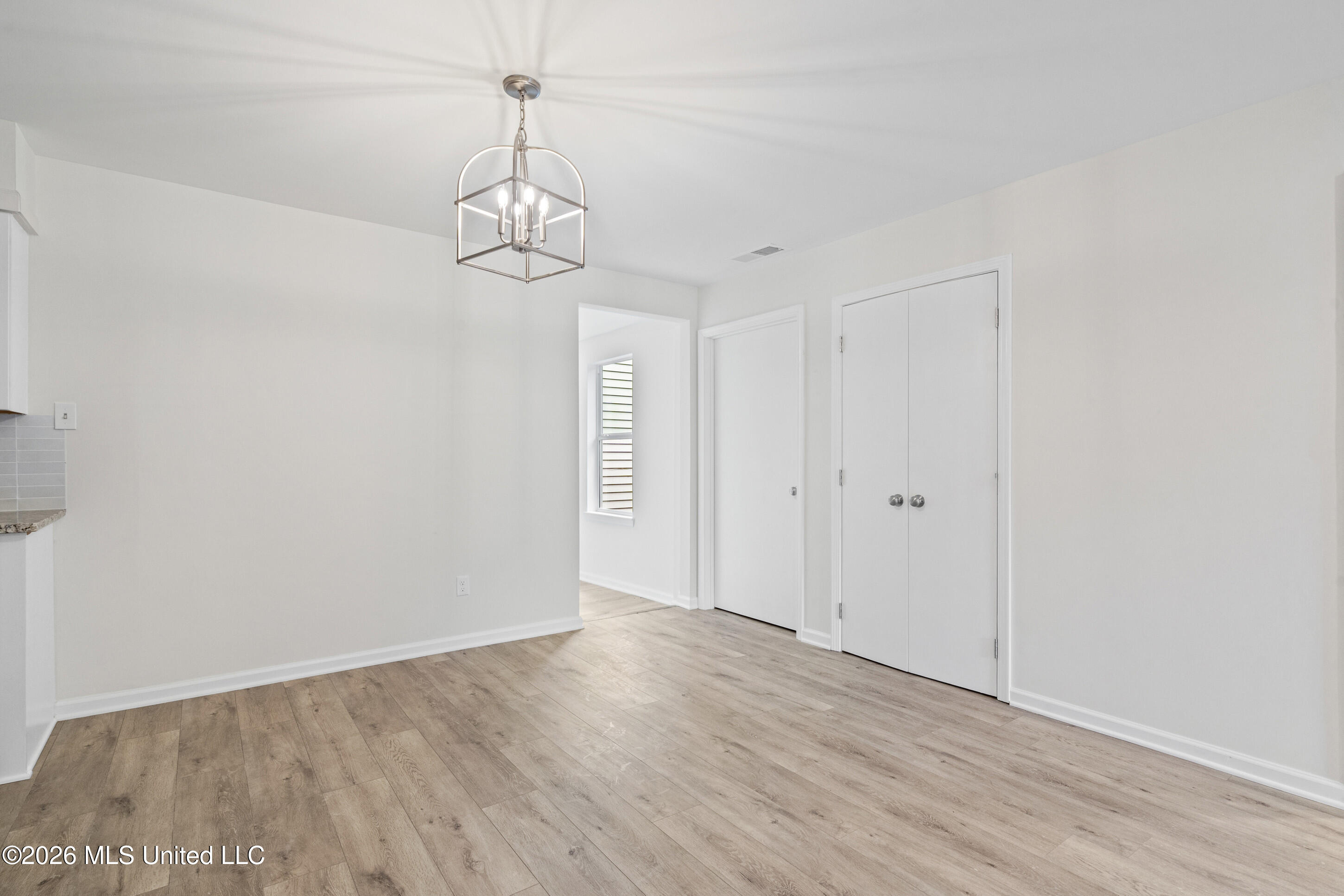 2793 Ashbriar Drive Property Photo 7