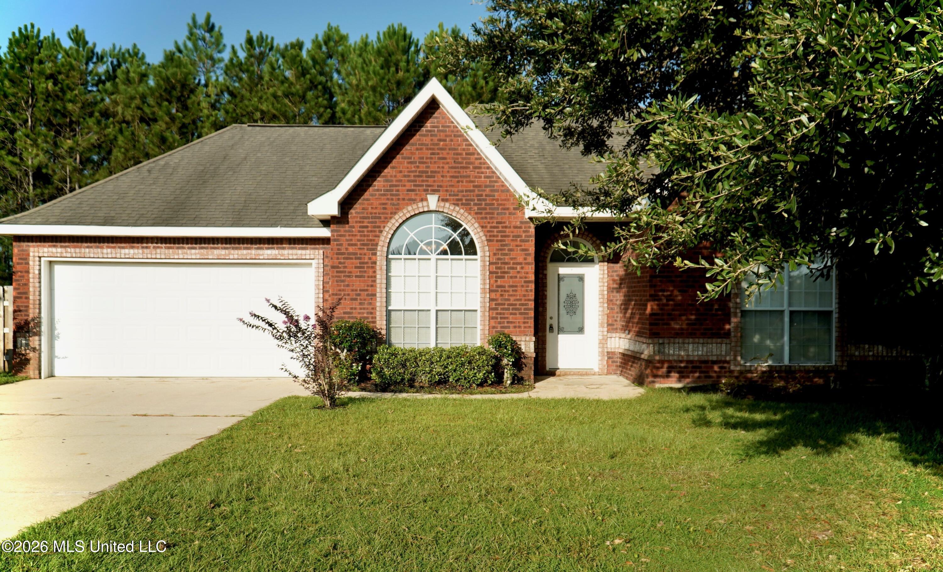 2933 Village Circle Property Photo 1