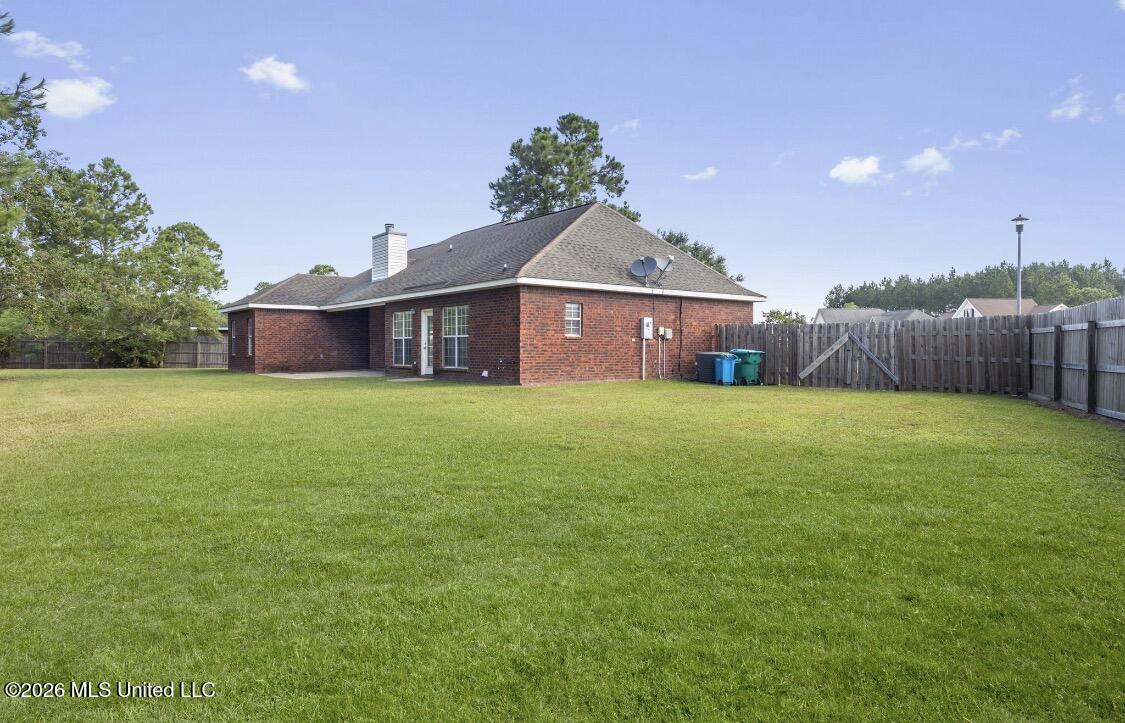 2933 Village Circle Property Photo 5