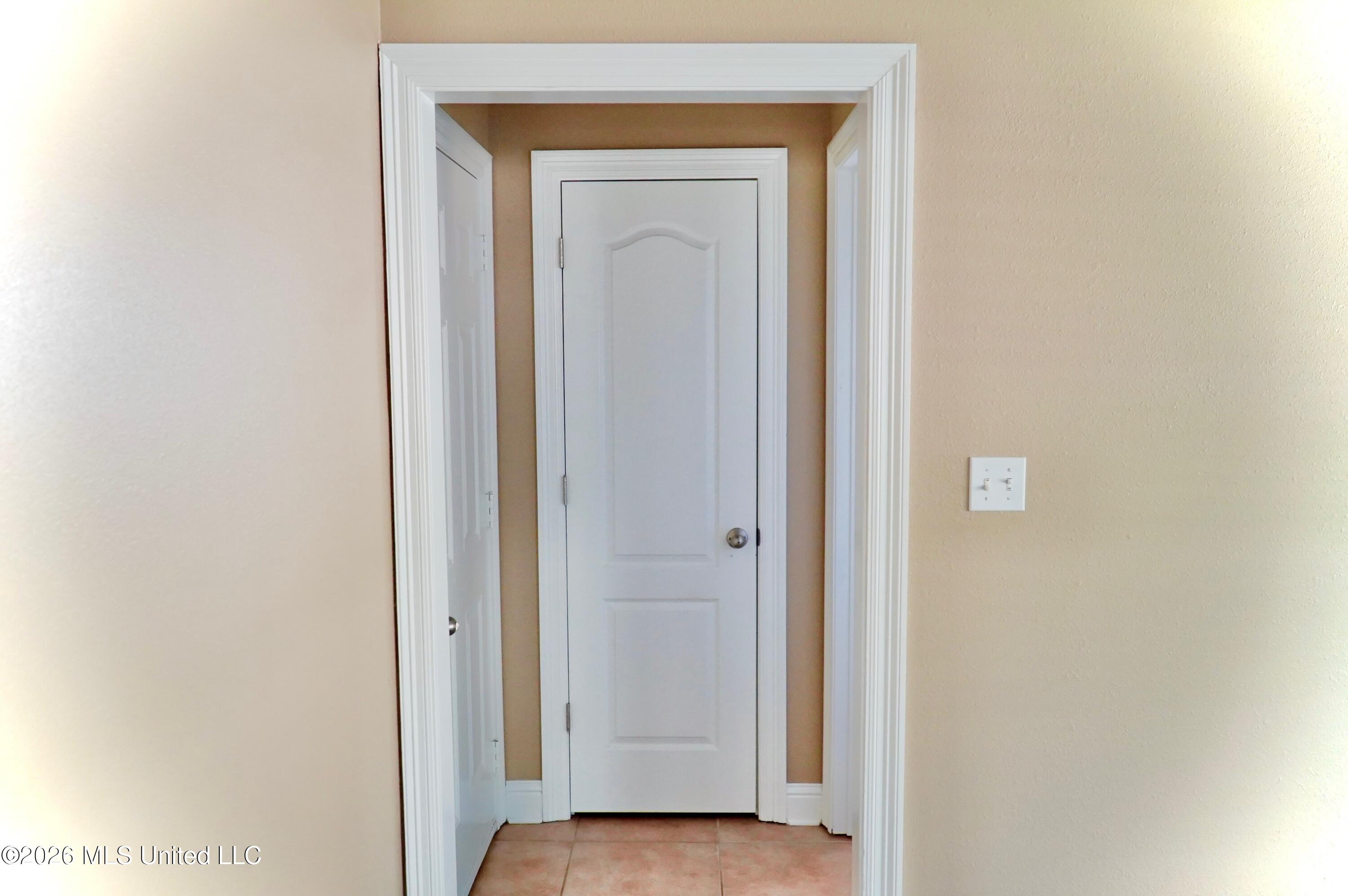 2933 Village Circle Property Photo 10