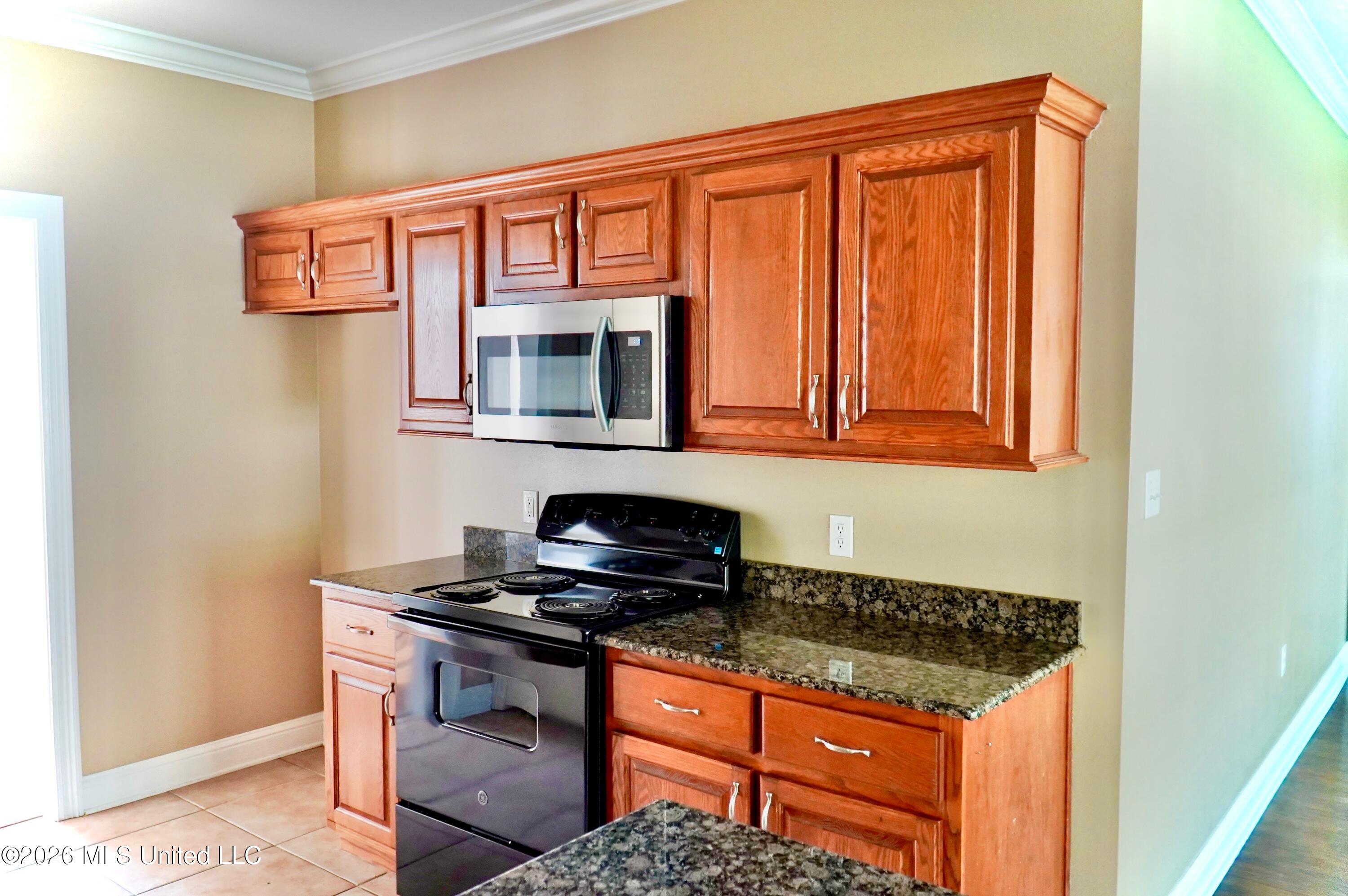 2933 Village Circle Property Photo 12