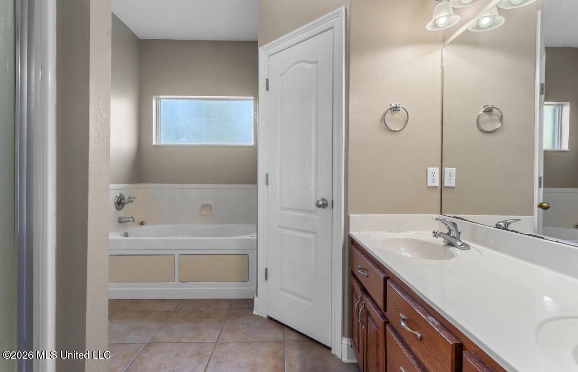 2933 Village Circle Property Photo 18