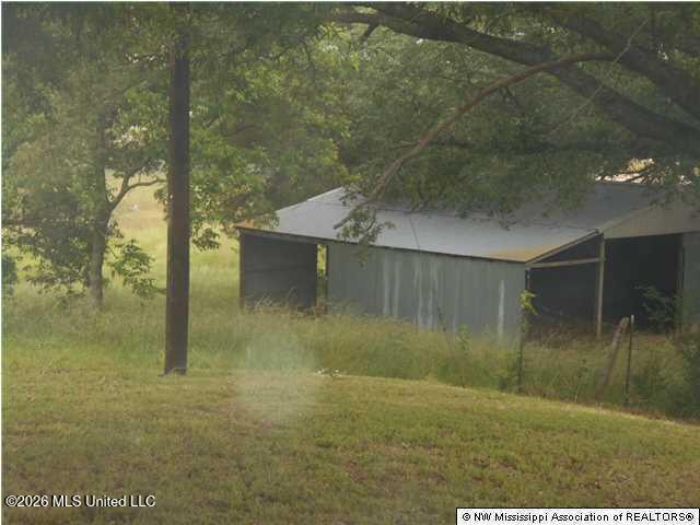 100 Dempsey Dr. Property Photo 3