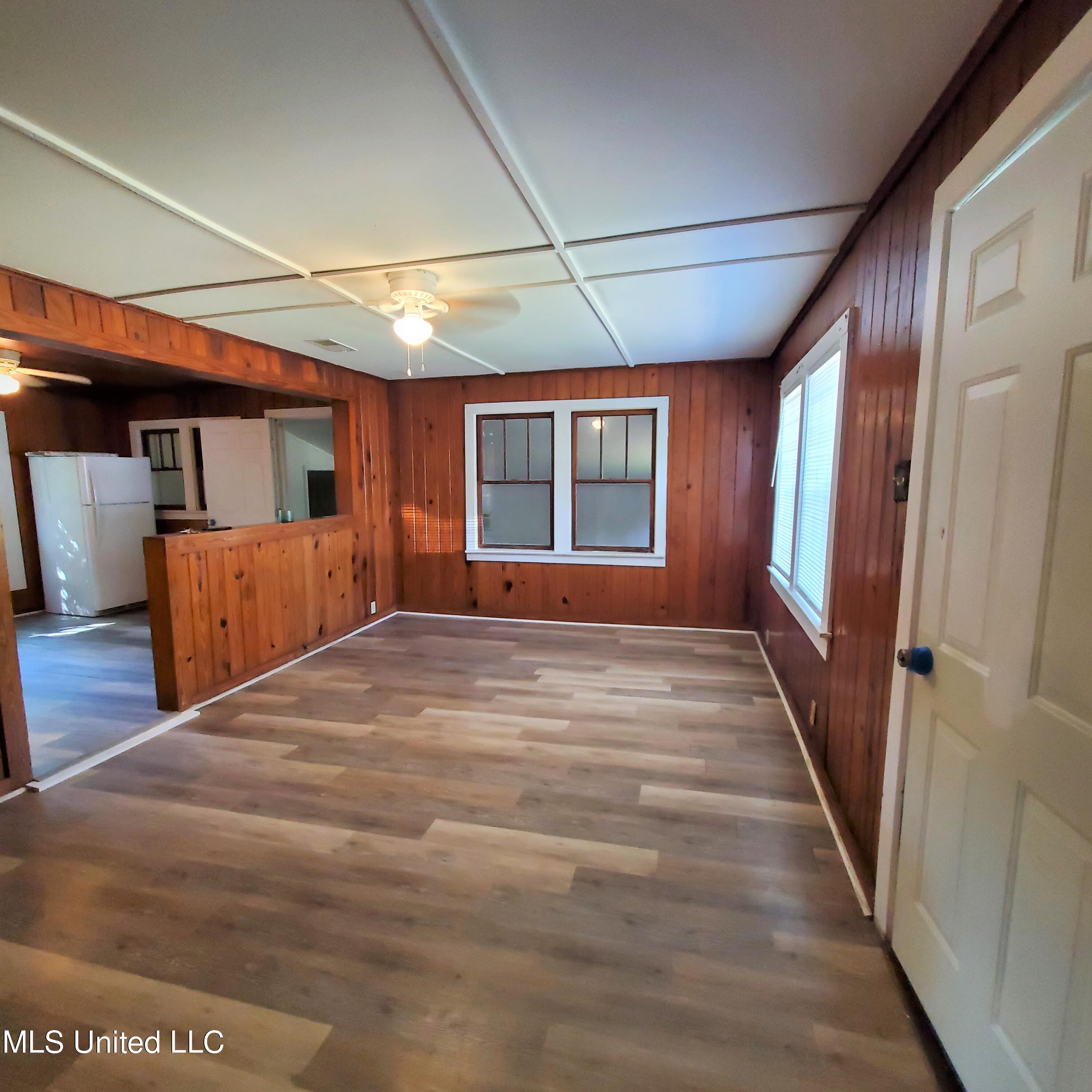 2217 32nd Street Property Photo 3