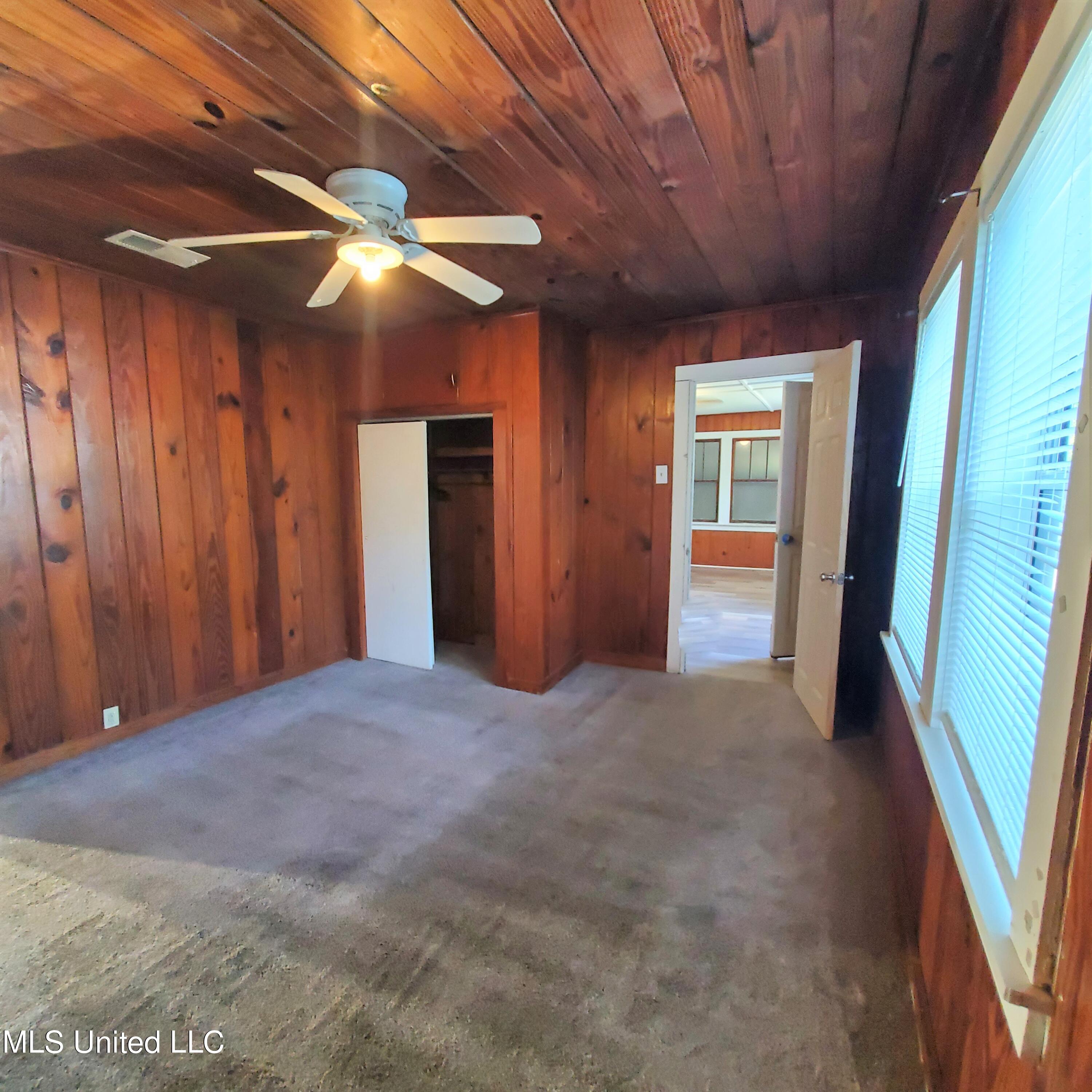 2217 32nd Street Property Photo 8