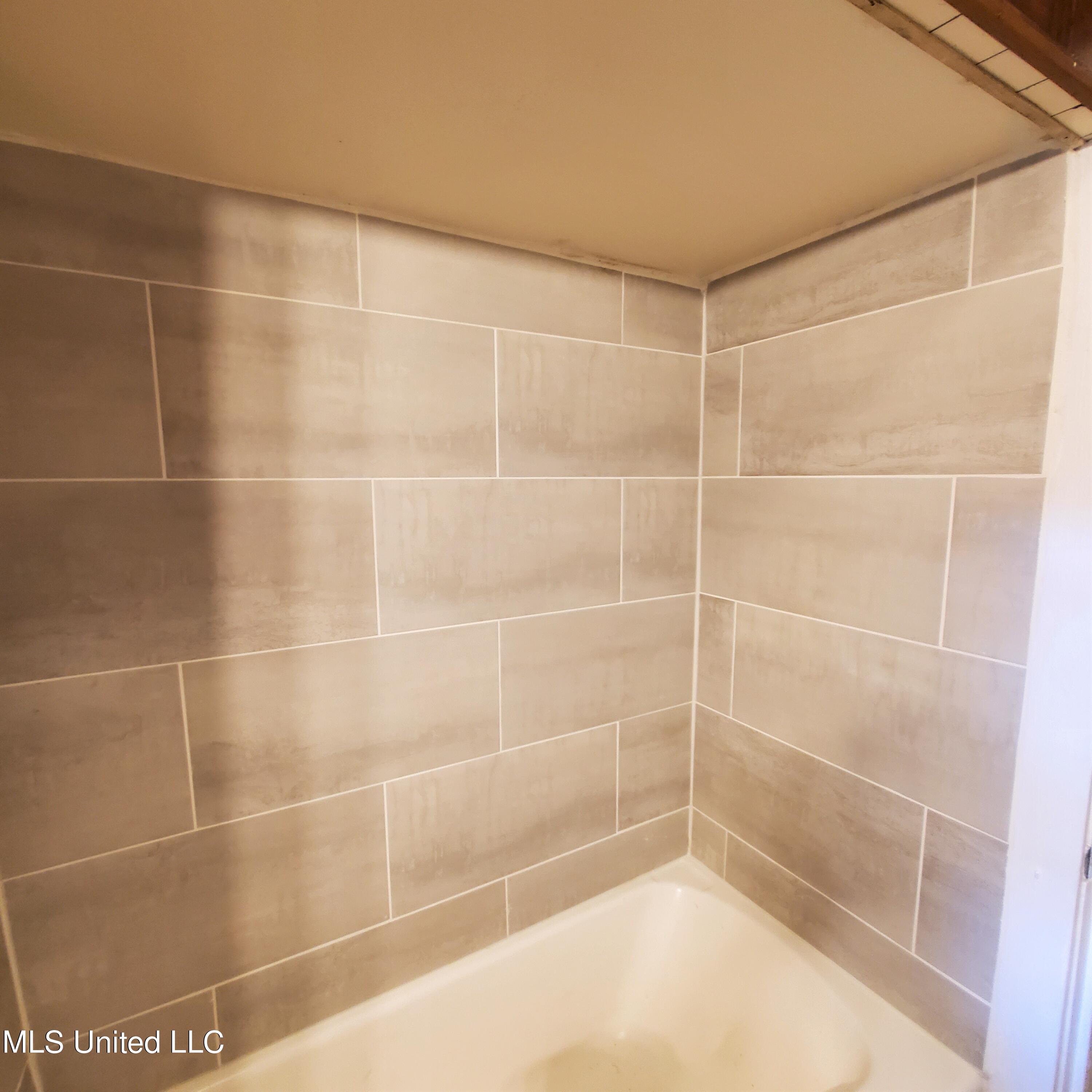 2217 32nd Street Property Photo 10