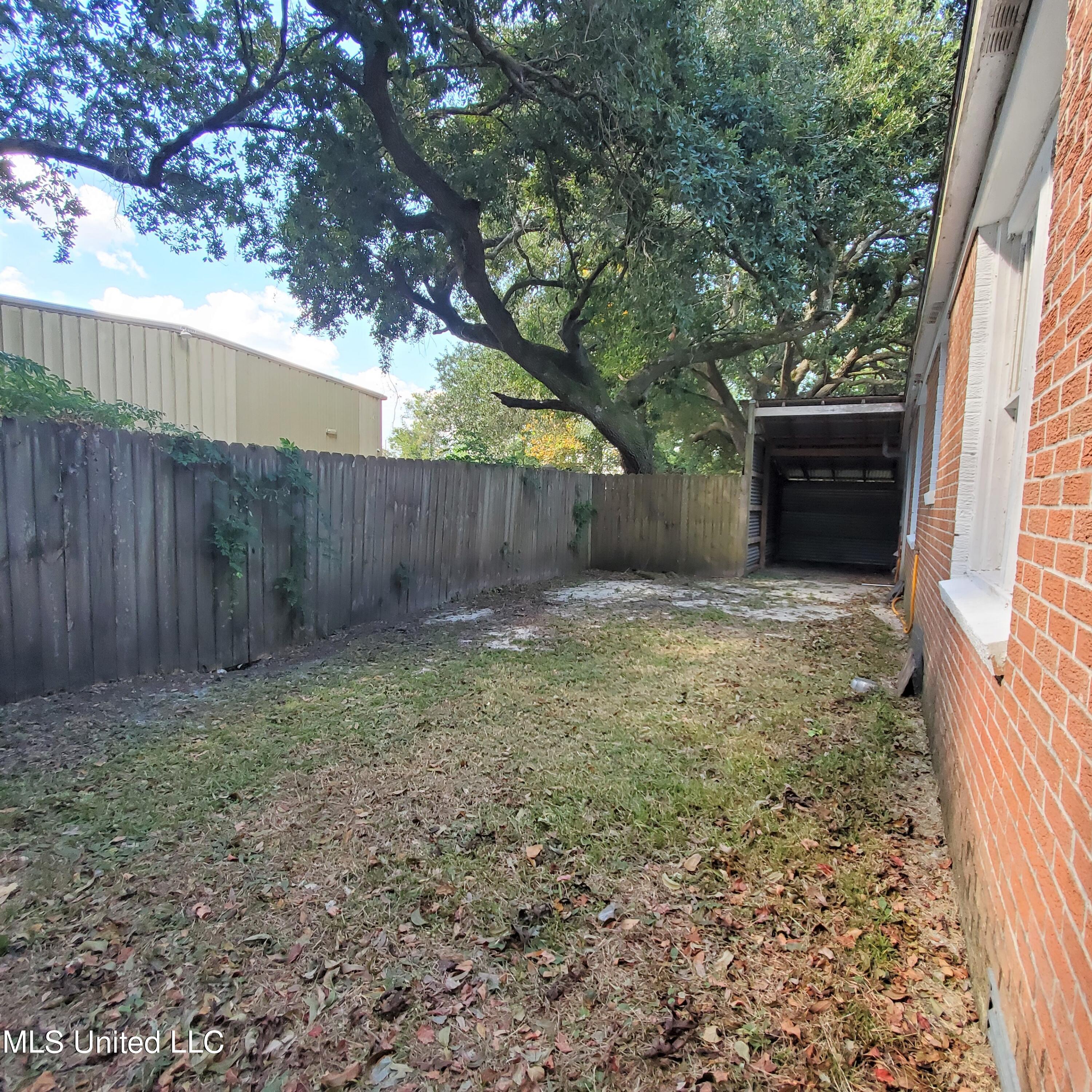 2217 32nd Street Property Photo 13