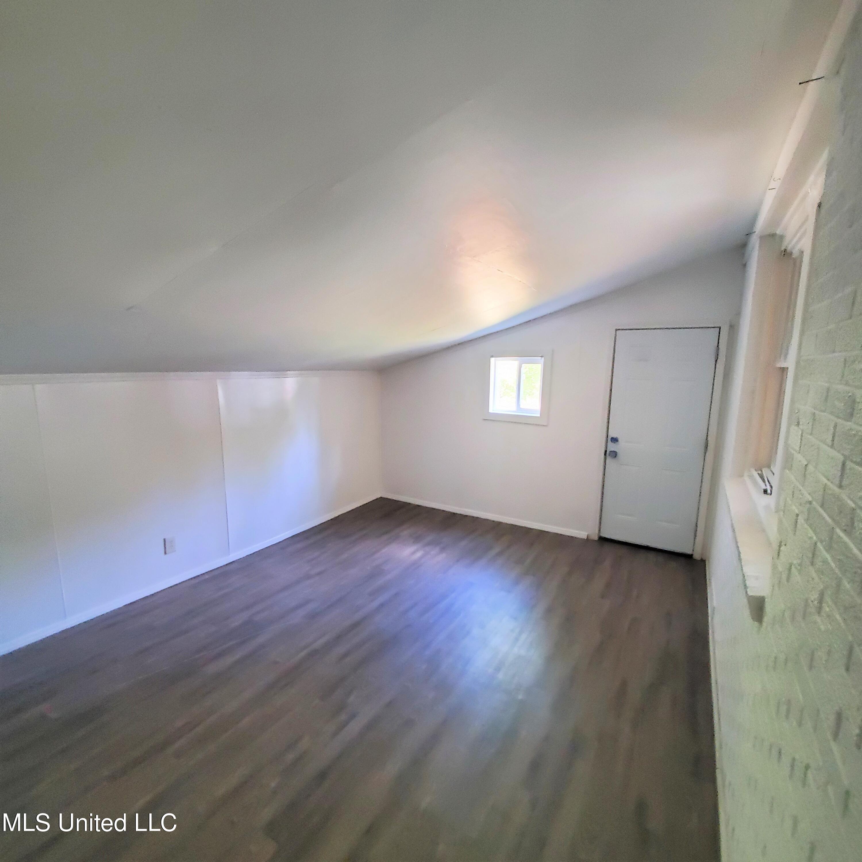 2217 32nd Street Property Photo 14