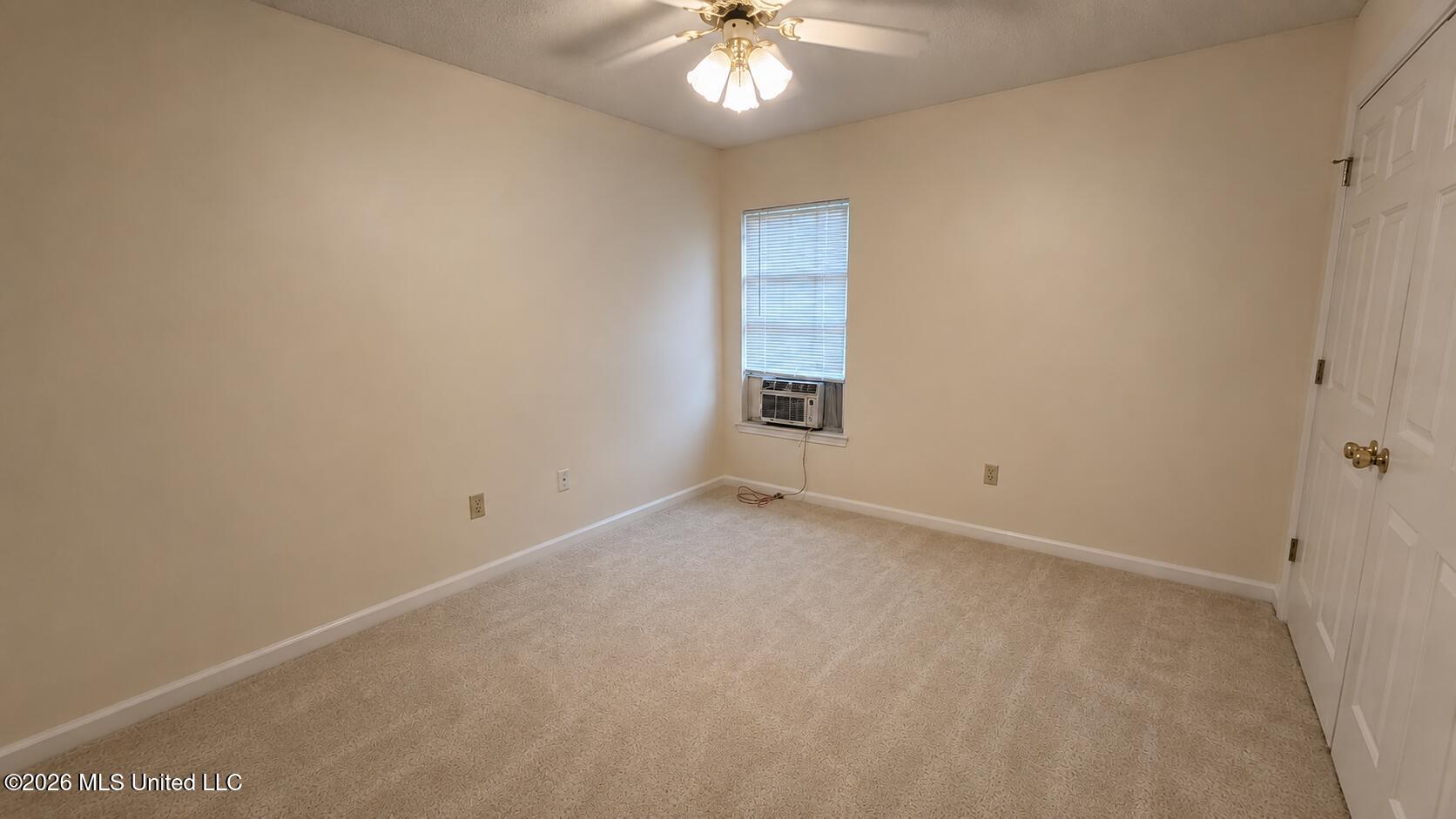 2895 Windsor Cove Property Photo 27