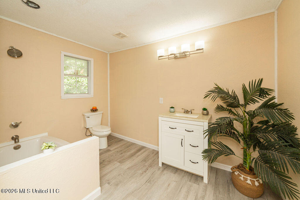 4103 Lake Street Property Photo 6