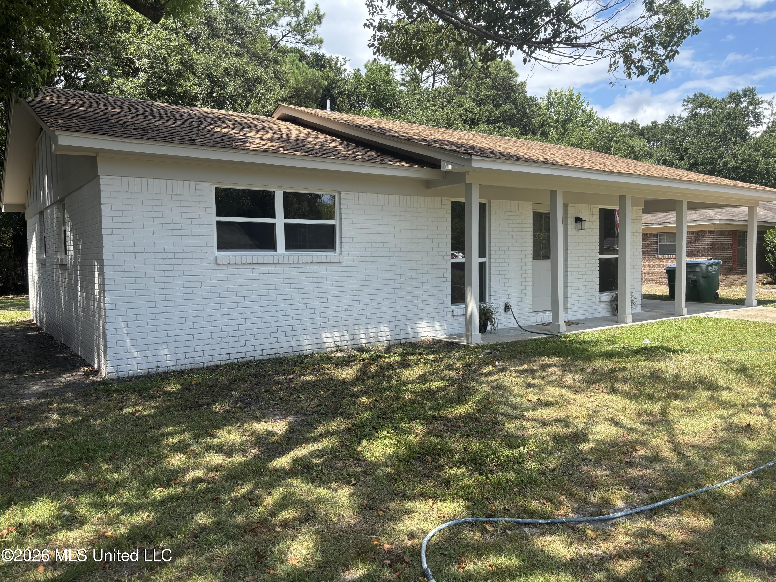 4219 Martha Court Property Photo 3