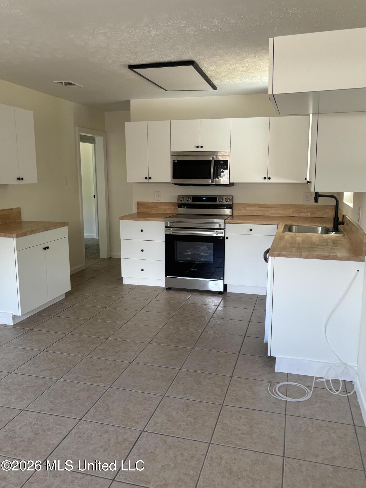 4219 Martha Court Property Photo 13