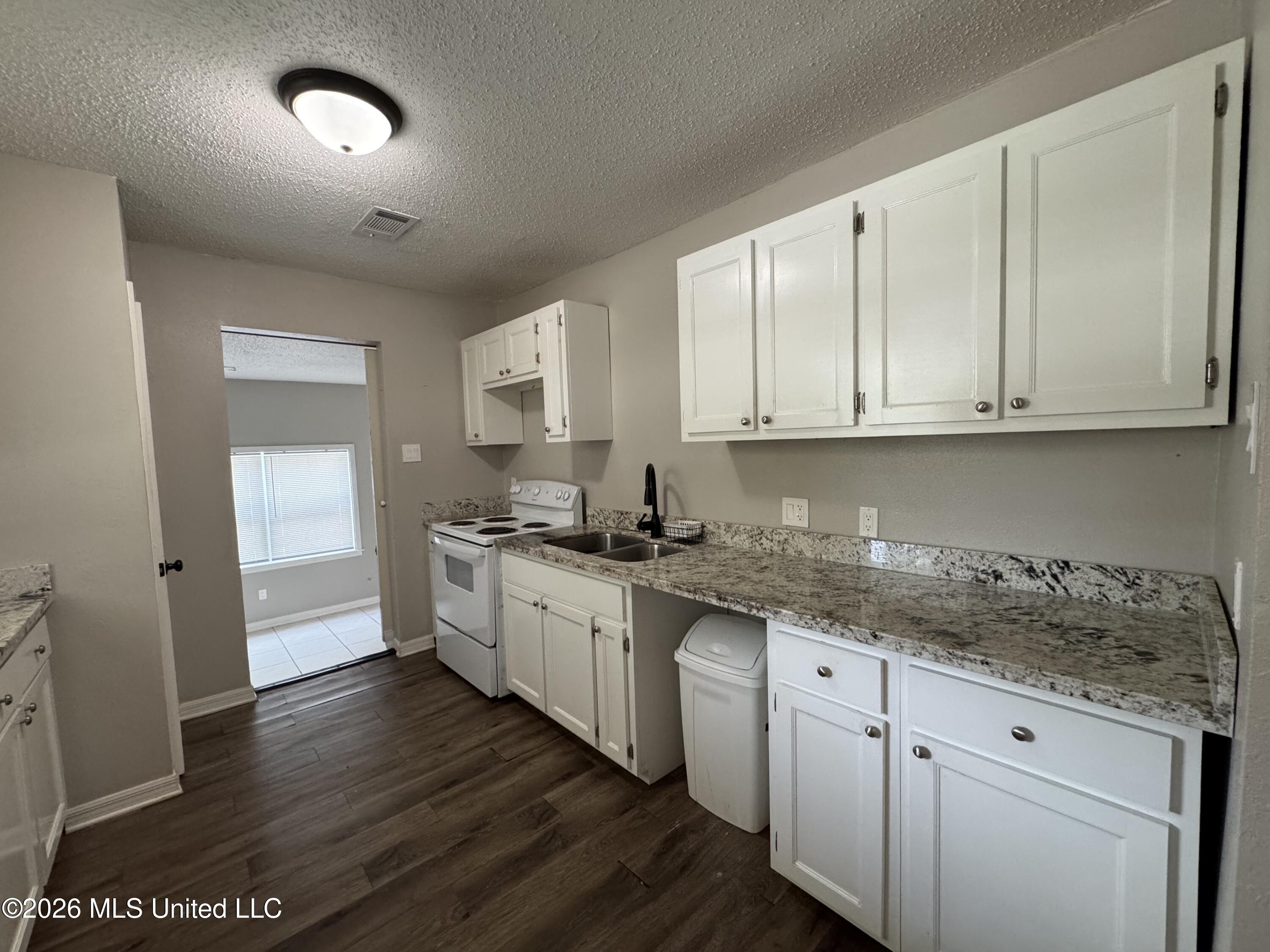 1714 Williams Street Property Photo 9