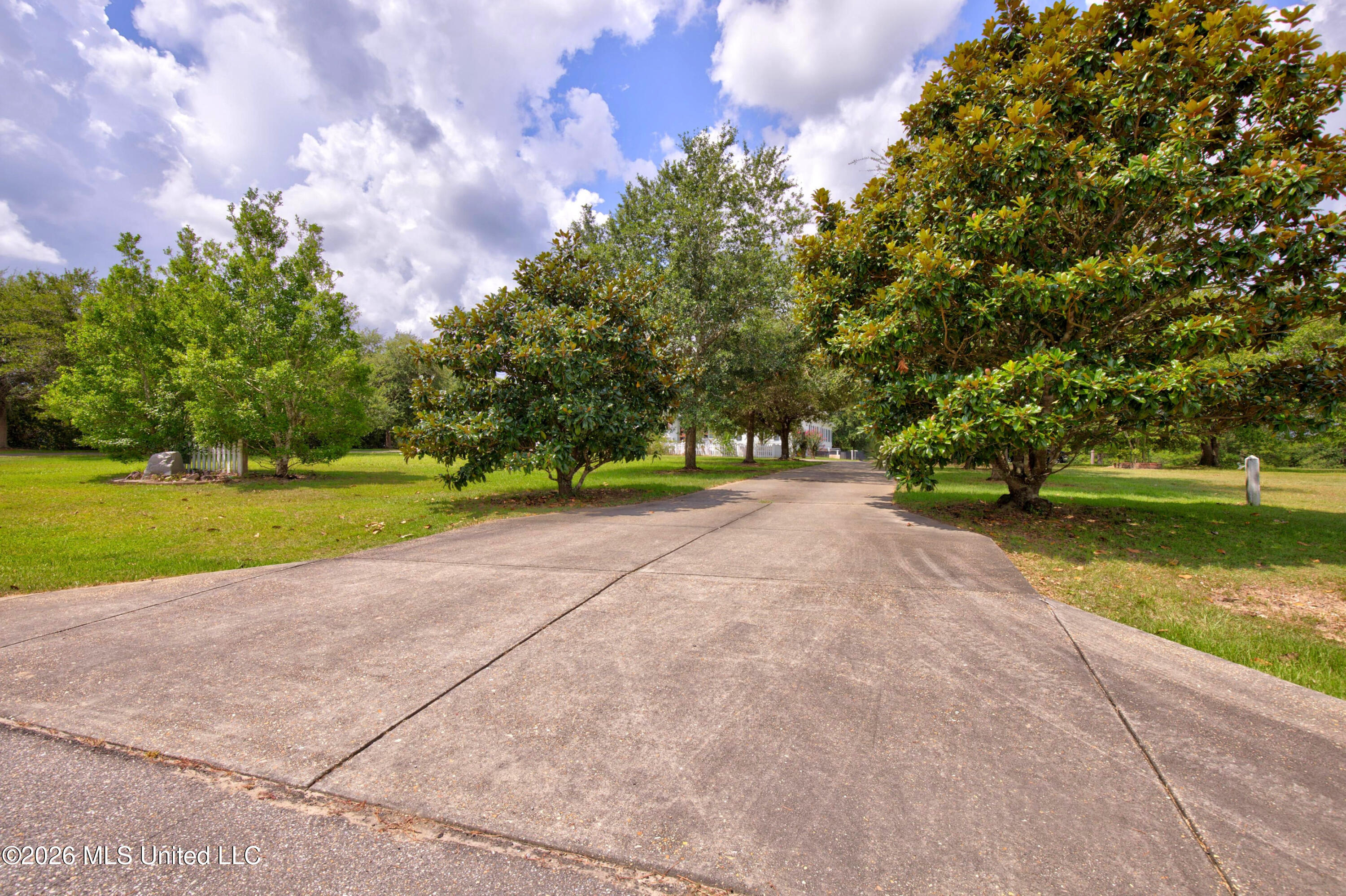 5037 Longbow Drive Property Photo 7