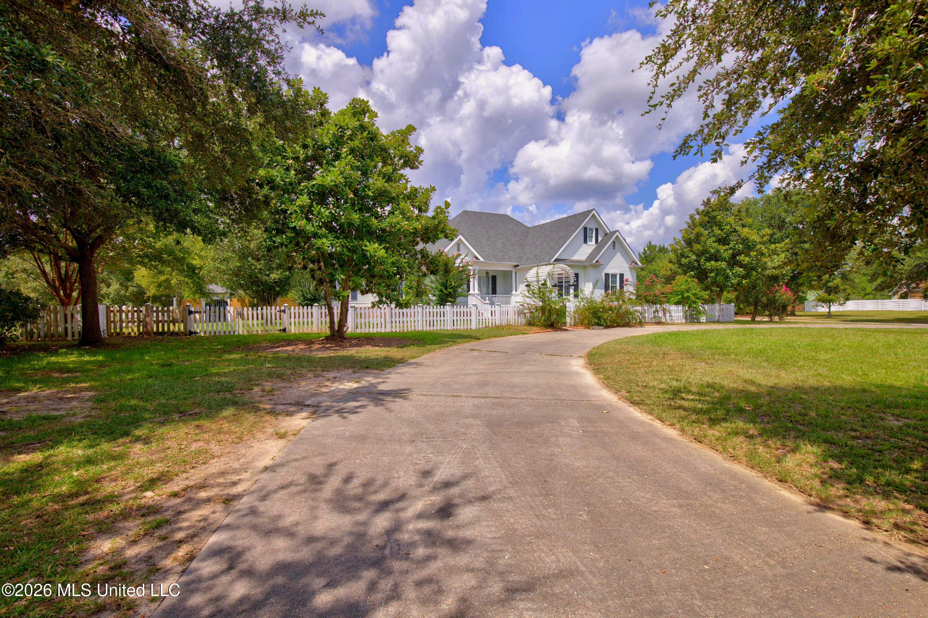 5037 Longbow Drive Property Photo 9