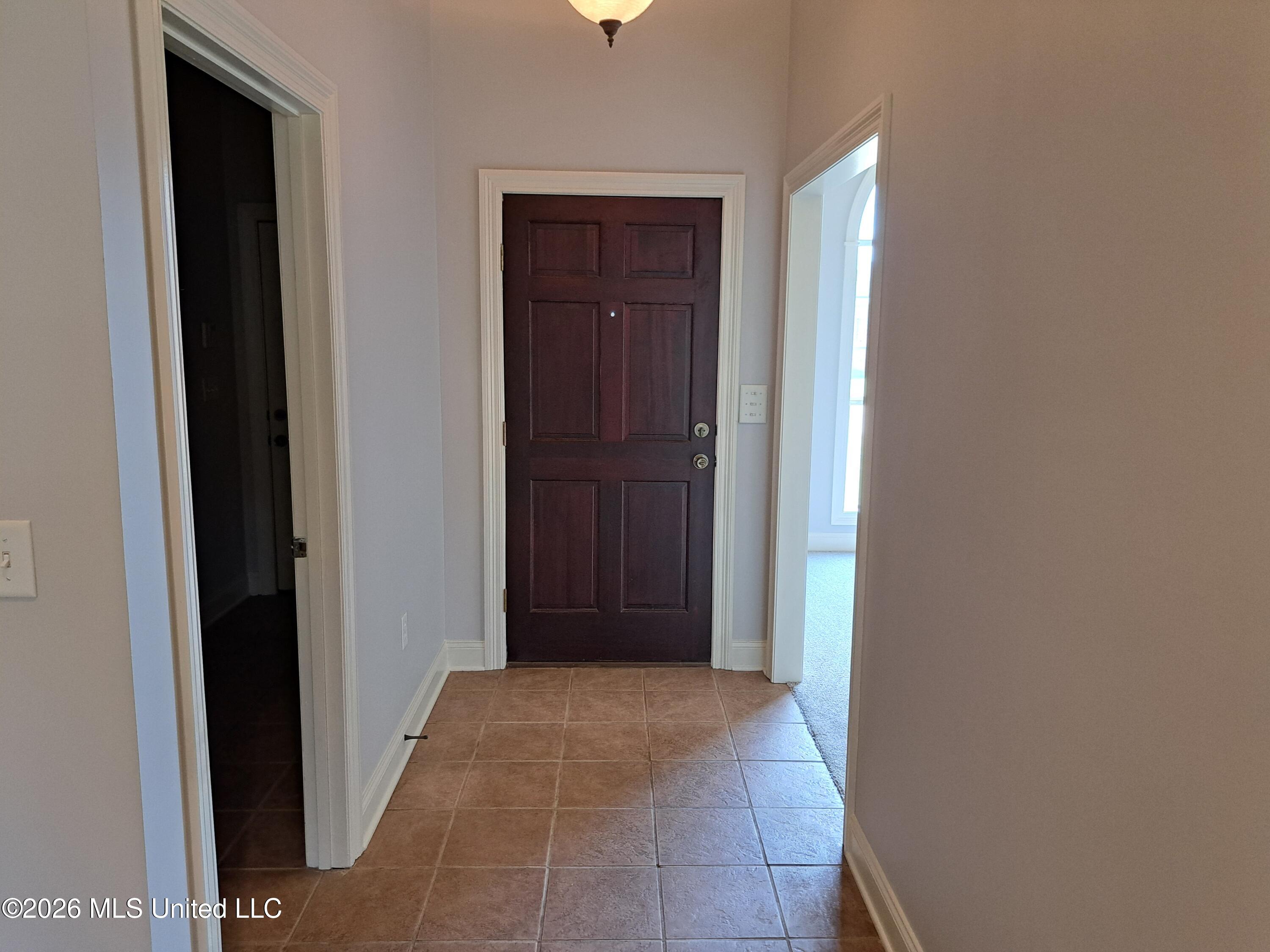 112 River Ridge Court Property Photo 3