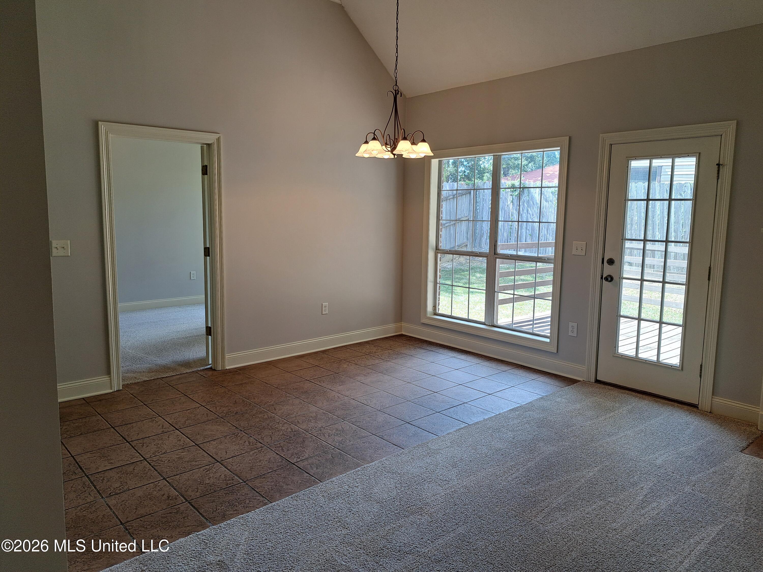 112 River Ridge Court Property Photo 6