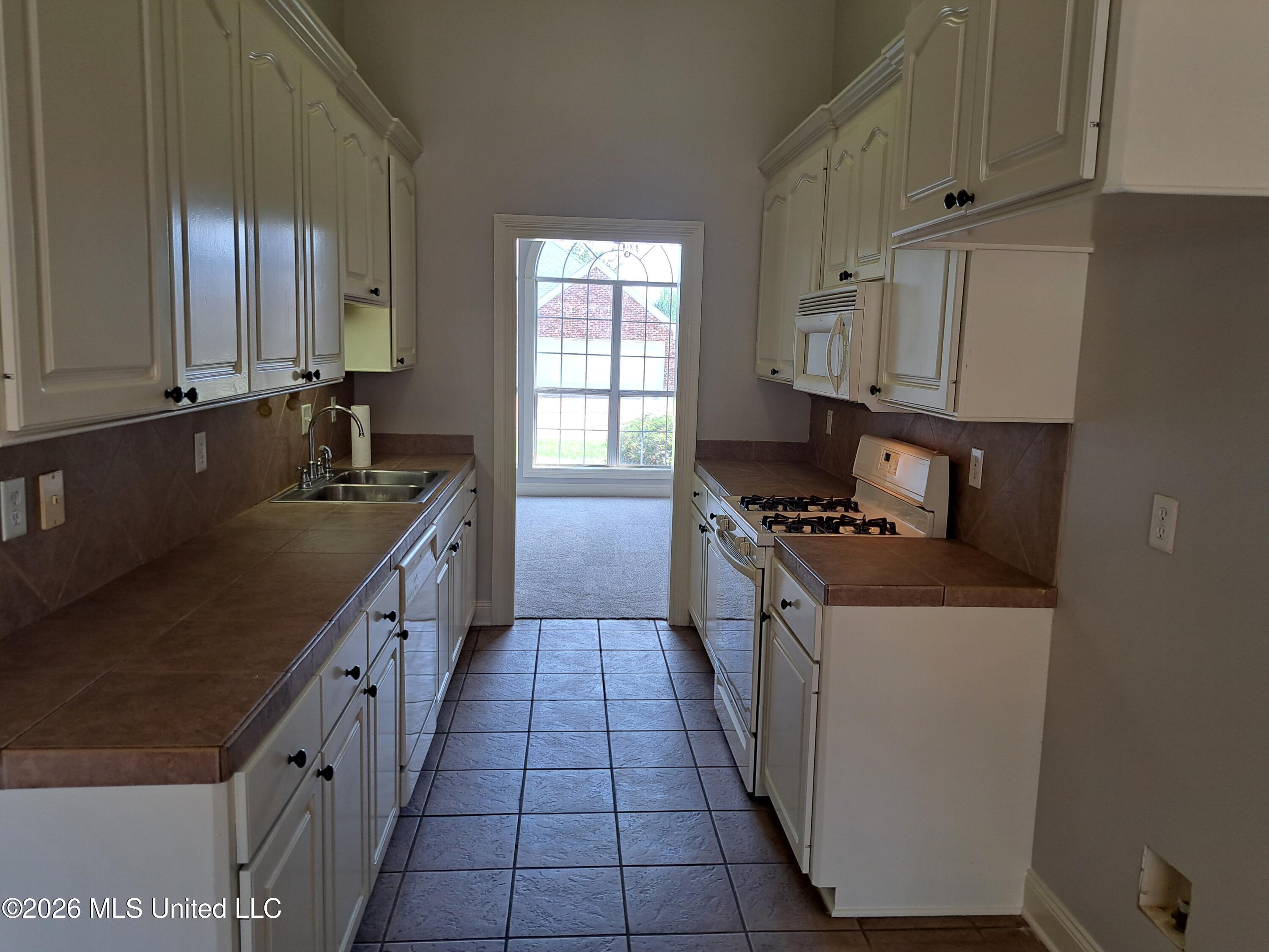 112 River Ridge Court Property Photo 7