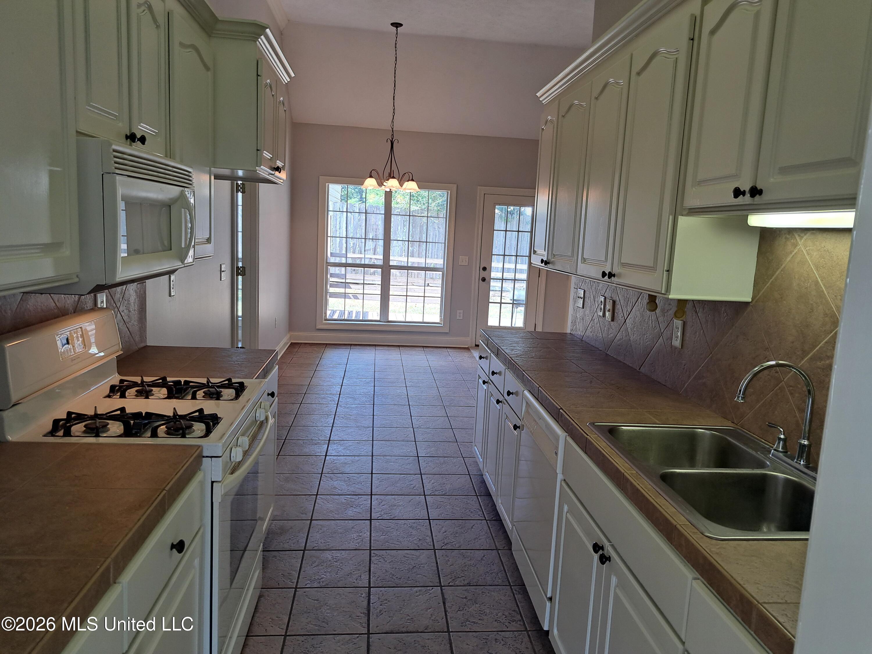 112 River Ridge Court Property Photo 8