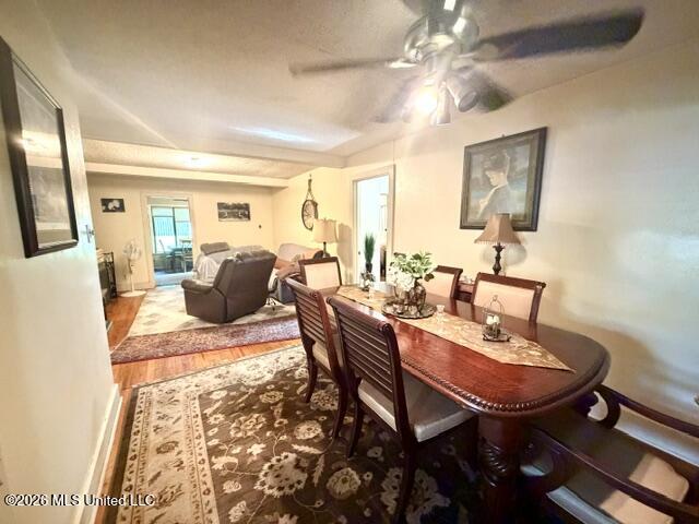 2524 Kelly Avenue Property Photo 14