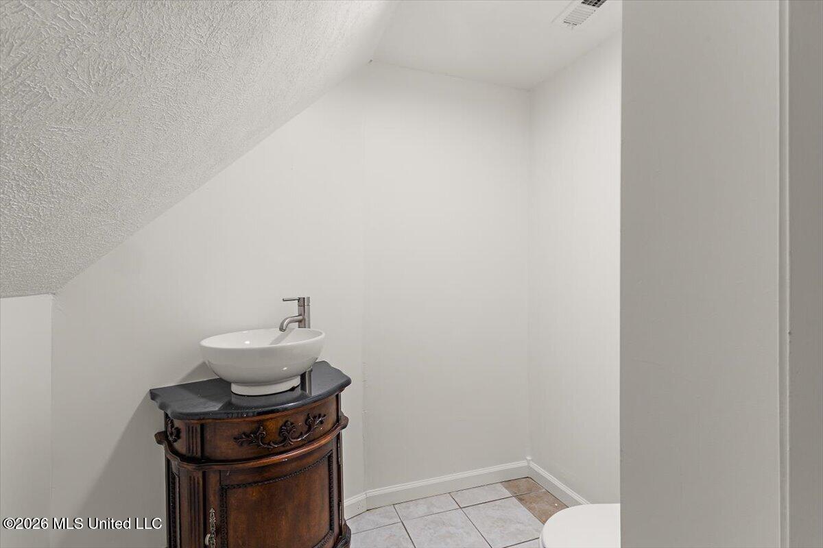 504 Asbury Lane Drive Property Photo 19