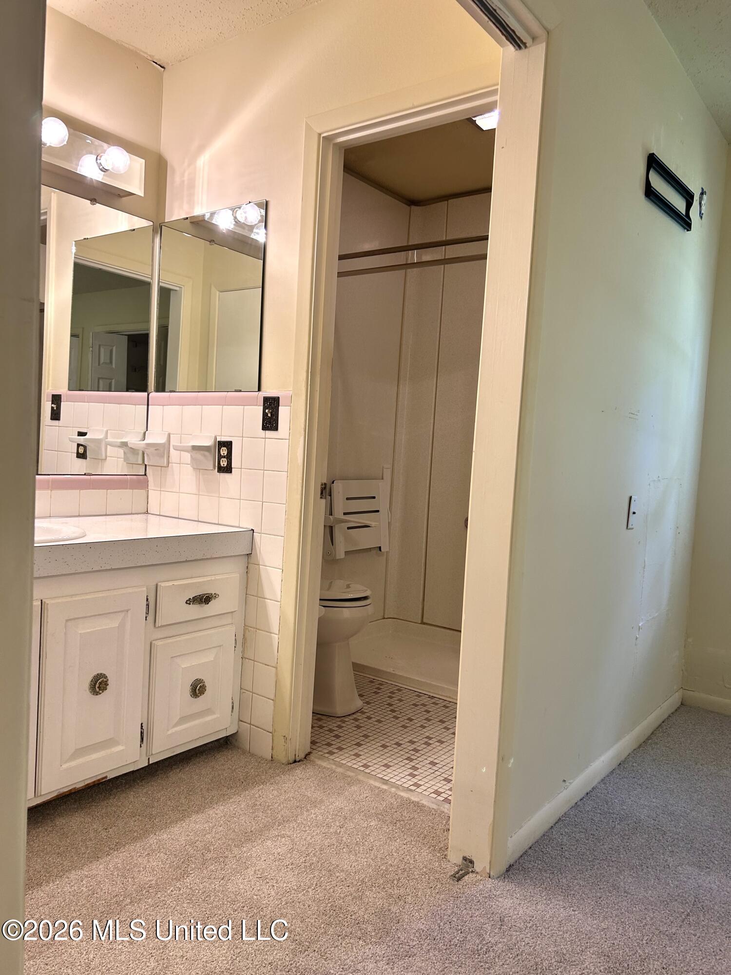 209 S Loftin Street Property Photo 11