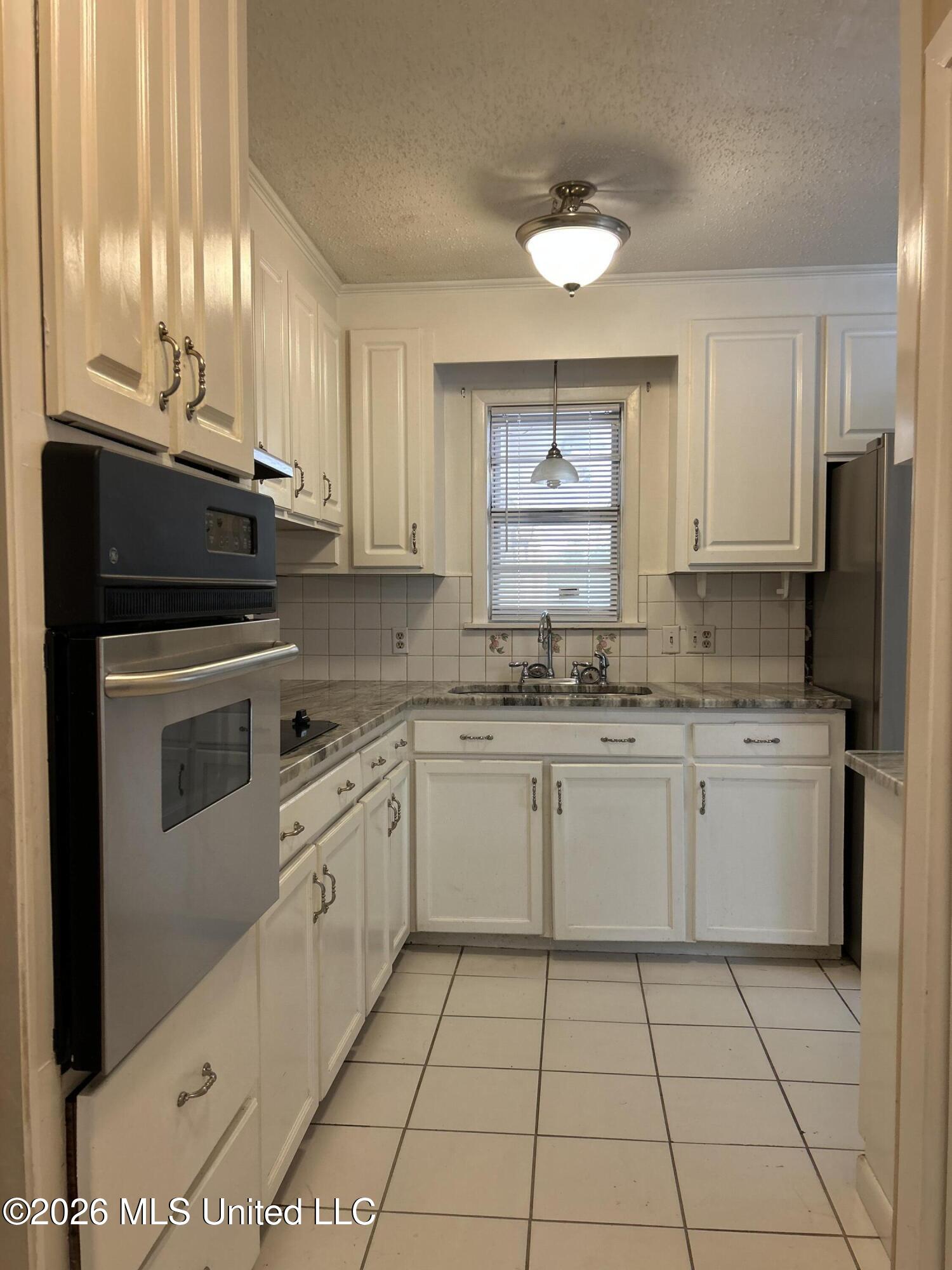 209 S Loftin Street Property Photo 16