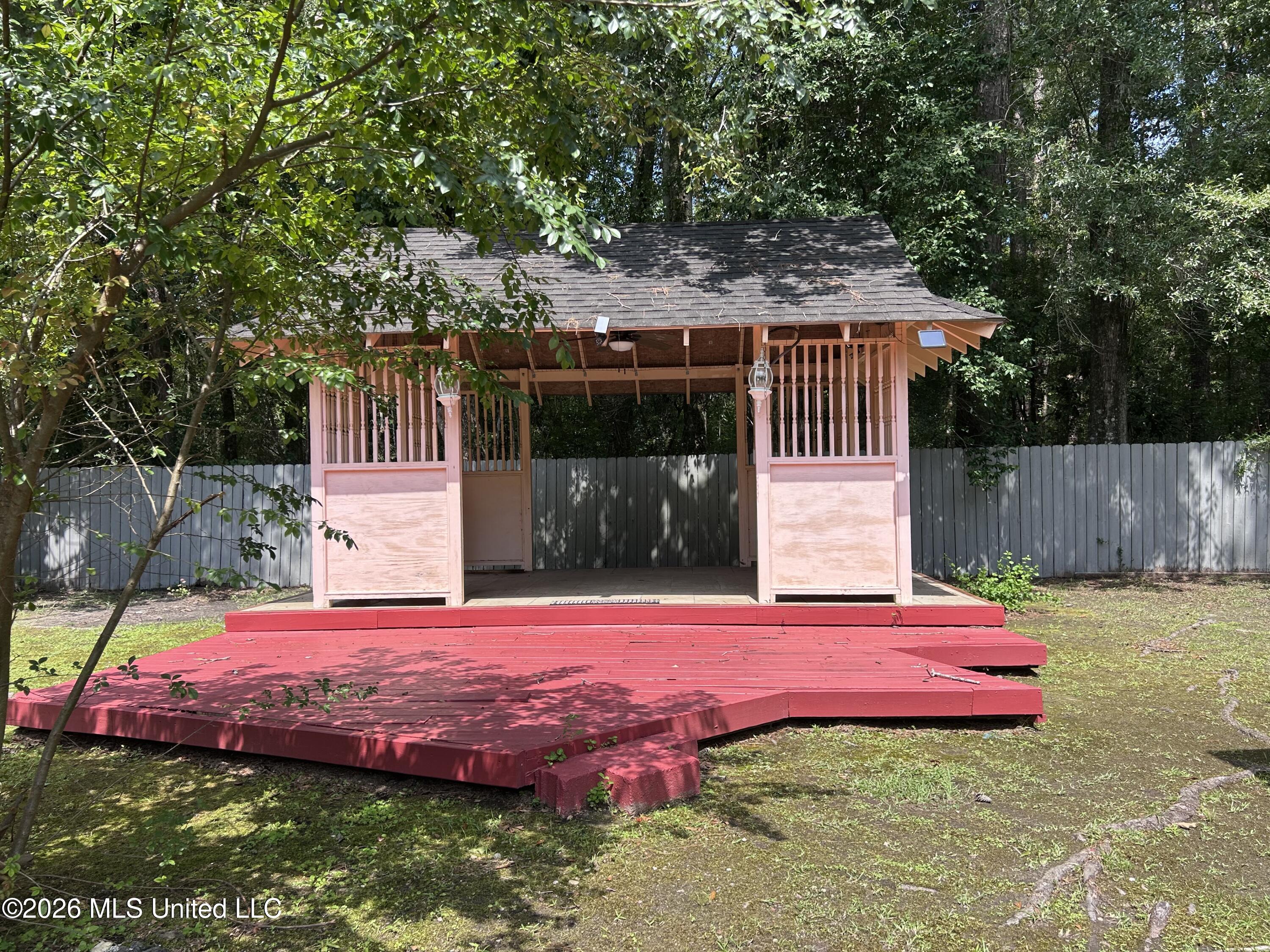 209 S Loftin Street Property Photo 23
