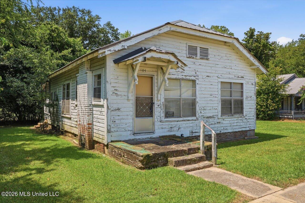 104 W Bell Avenue Property Photo 3