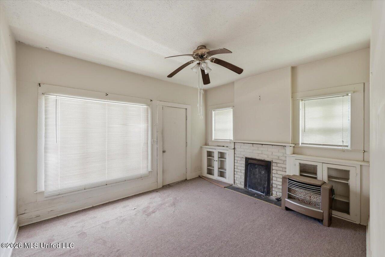 104 W Bell Avenue Property Photo 6