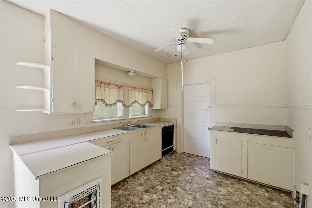 104 W Bell Avenue Property Photo 7
