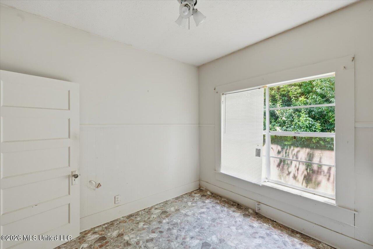 104 W Bell Avenue Property Photo 11