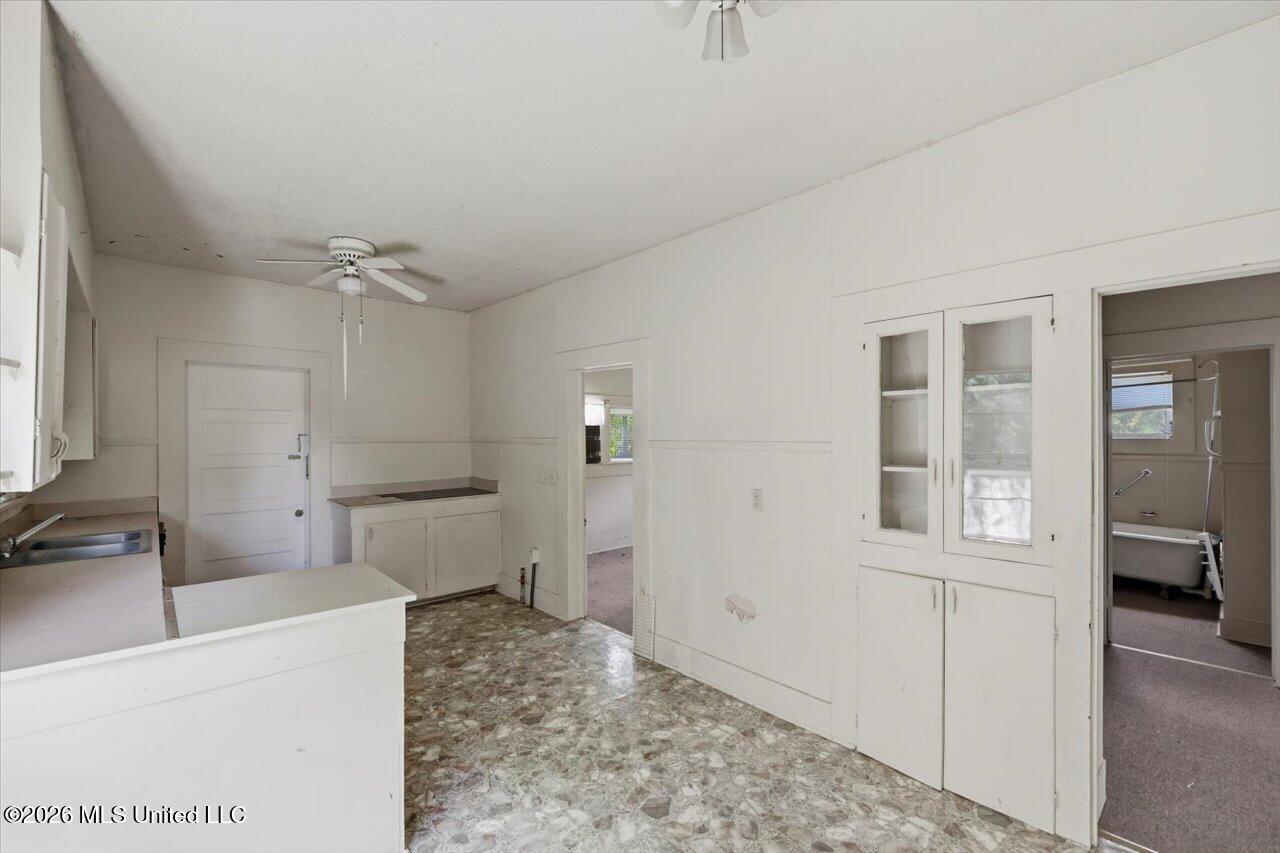 104 W Bell Avenue Property Photo 12