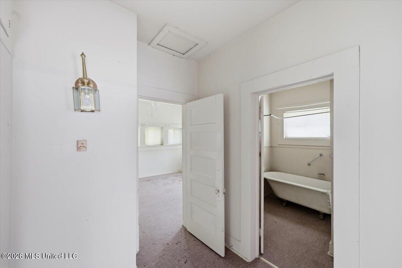 104 W Bell Avenue Property Photo 17