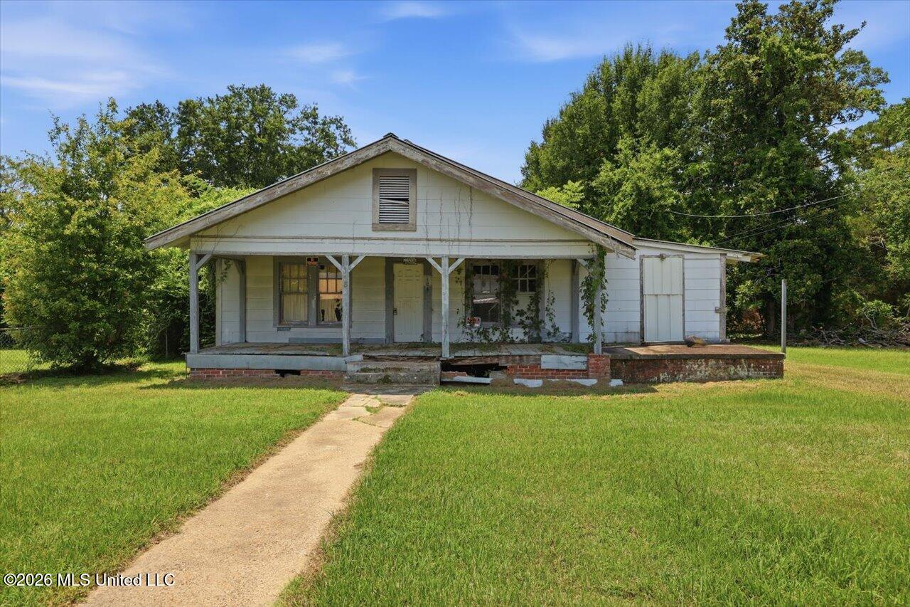 106 W Bell Avenue Property Photo 1