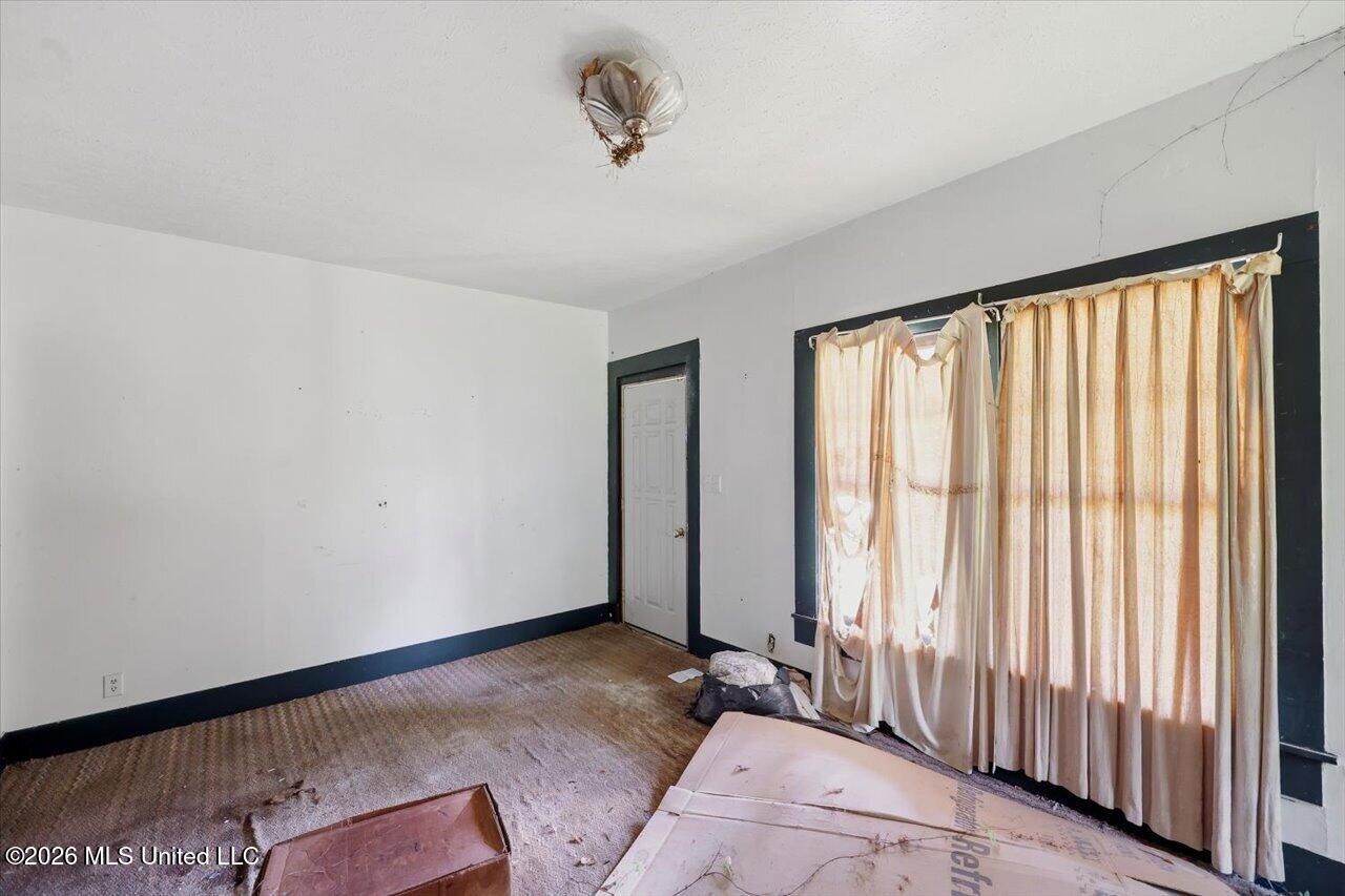 106 W Bell Avenue Property Photo 5
